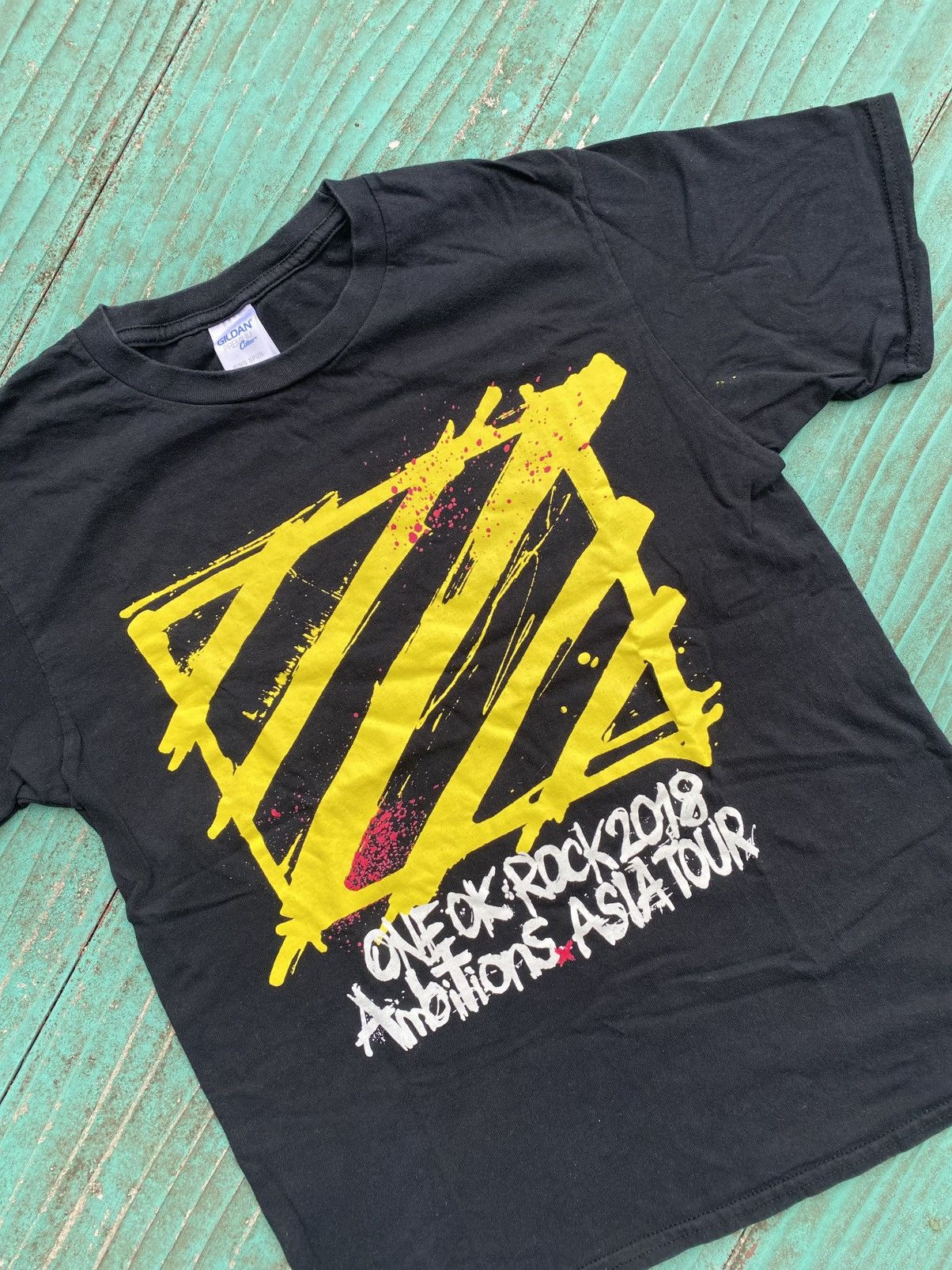 Gildan One ok rock 2018 ambition asian singapore tour Size US M / EU 48-50 / 2 - 2 Thumbnail