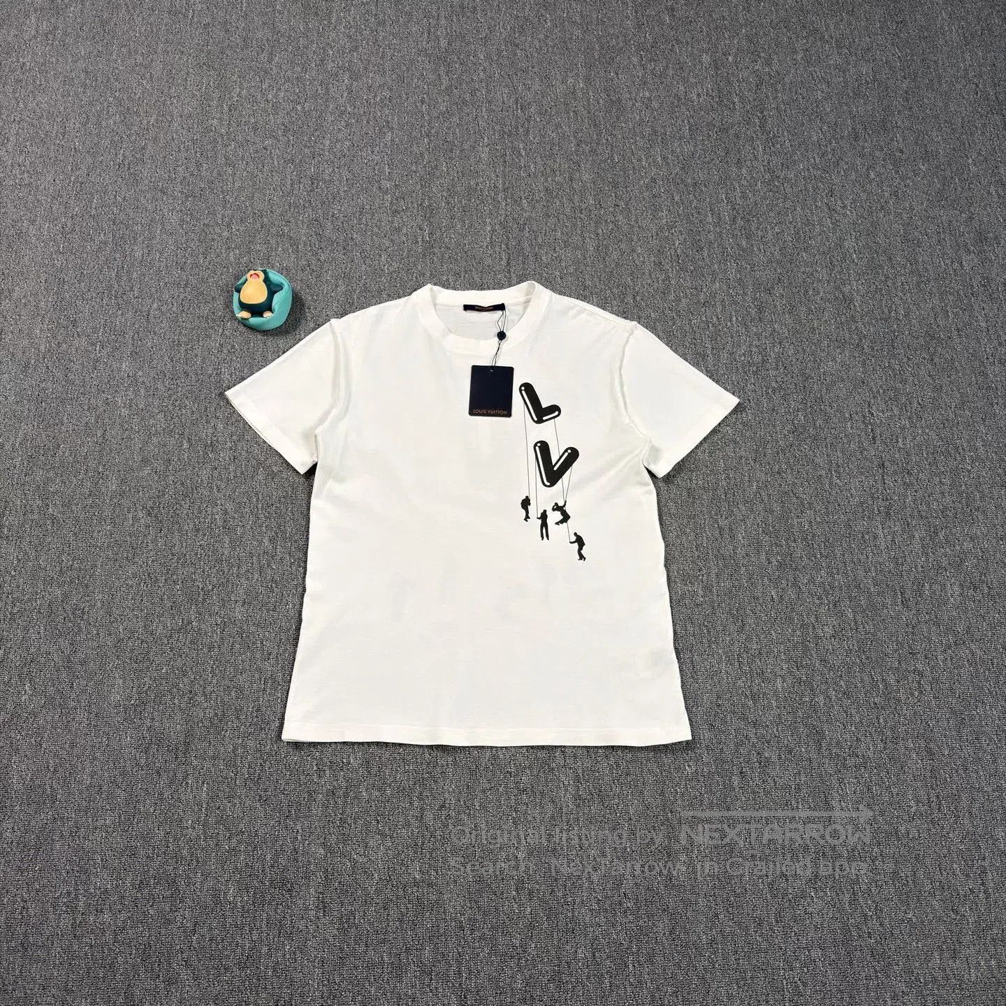 Louis Vuitton LV Paratrooper Print White T-Shirt. Size US L / EU 52-54 / 3 - 1 Thumbnail