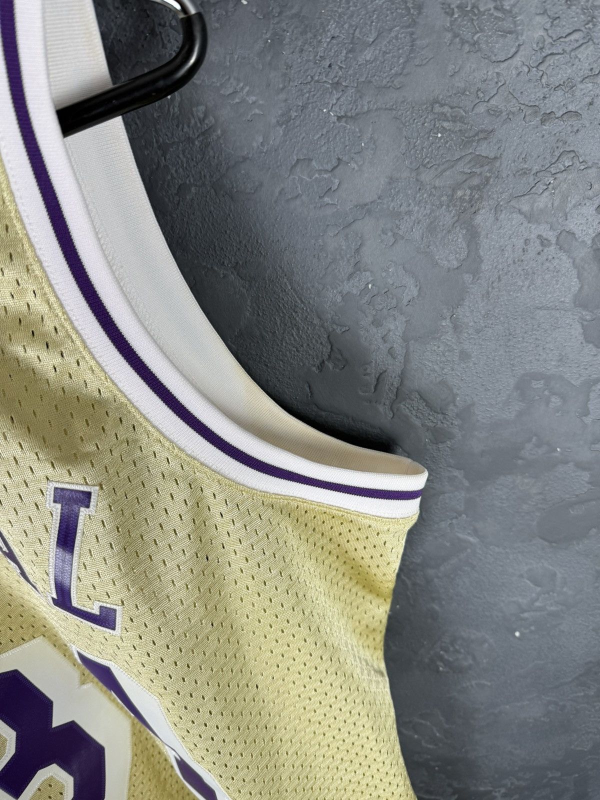 Mitchell & Ness NBA Los Angeles Lakers Shaquille O’Neal Gold Swingman Jersey Size US L / EU 52-54 / 3 - 5 Thumbnail