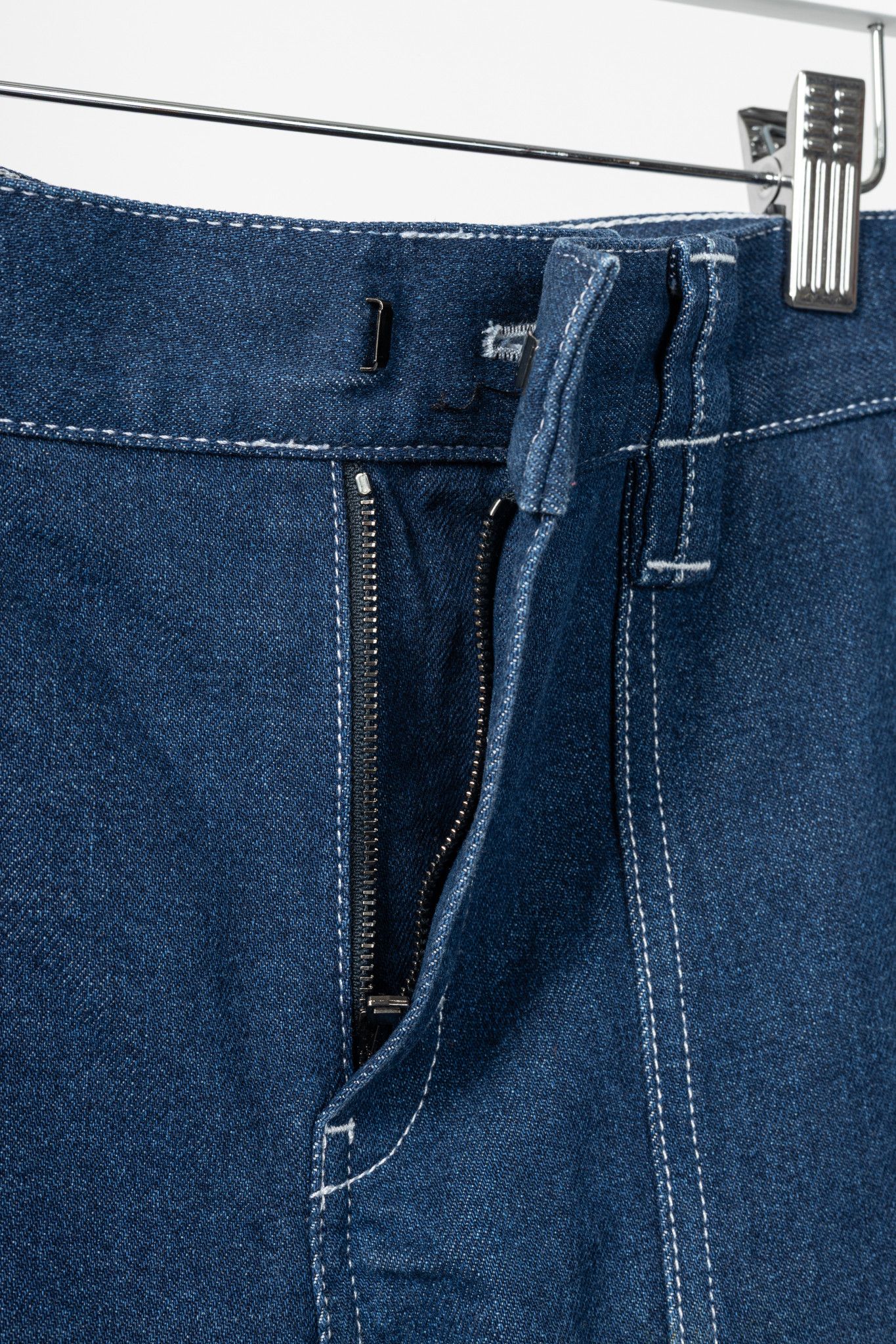 Chloe Chloe SS18 Runway Cotton Denim Cropped Circle-Stitch Jeans Size 28" / US 6 / IT 42 - 9 Thumbnail