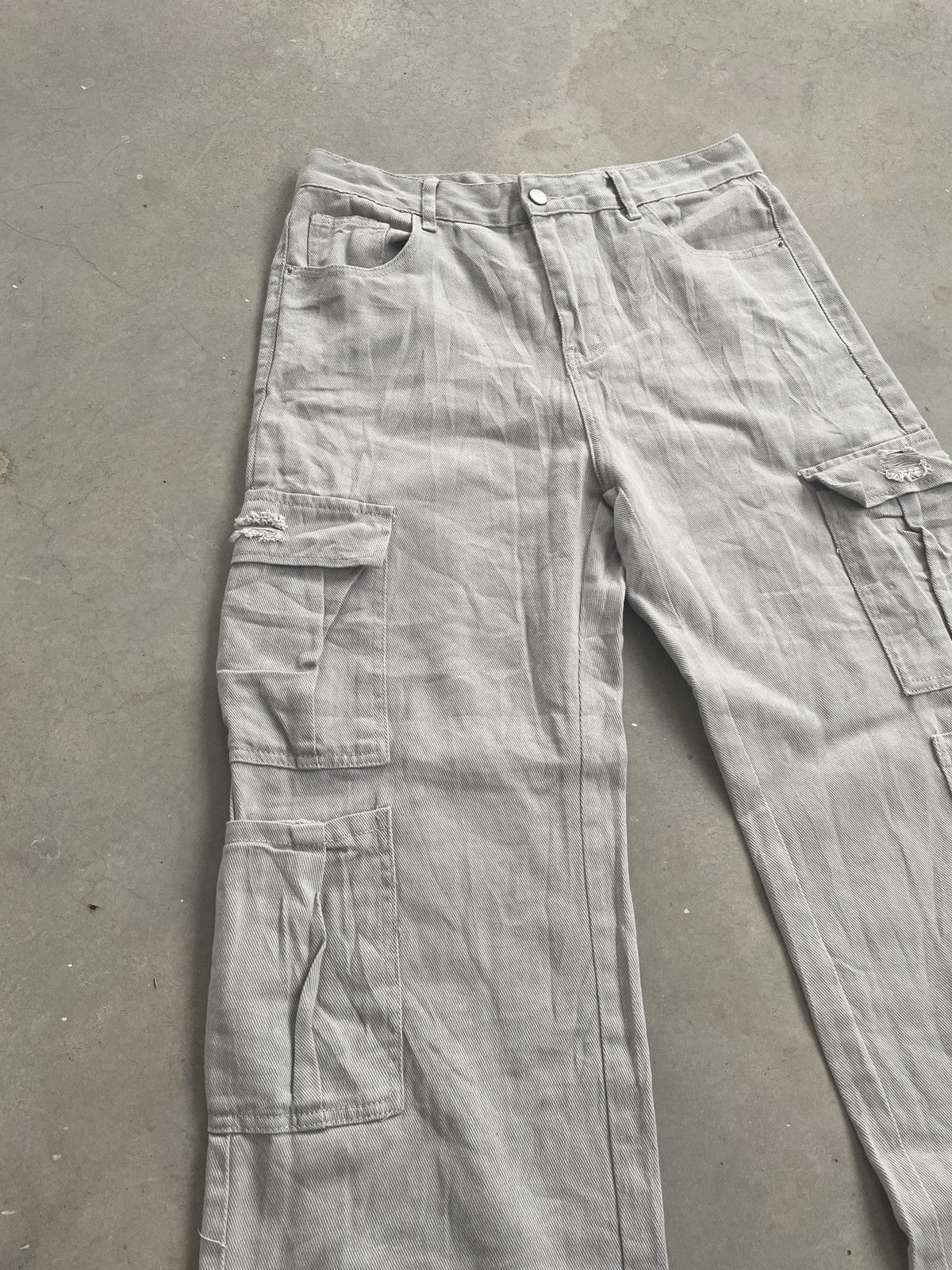 Other CARGO MULTIPOCKET DISTRESSED PANT Size US 34 / EU 50 - 2 Thumbnail