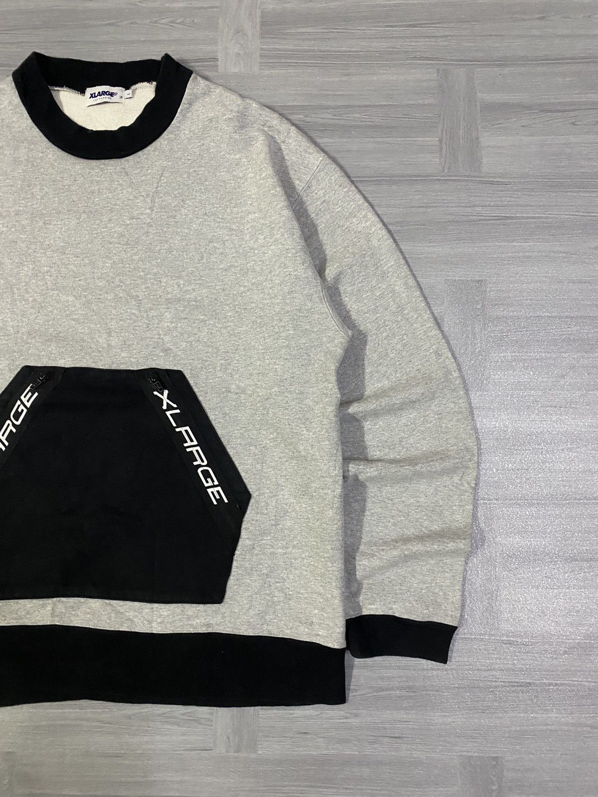 Xlarge XLarge Sweatshirt With Contrasting Design Kangaroo Pocket Size US L / EU 52-54 / 3 - 4 Thumbnail