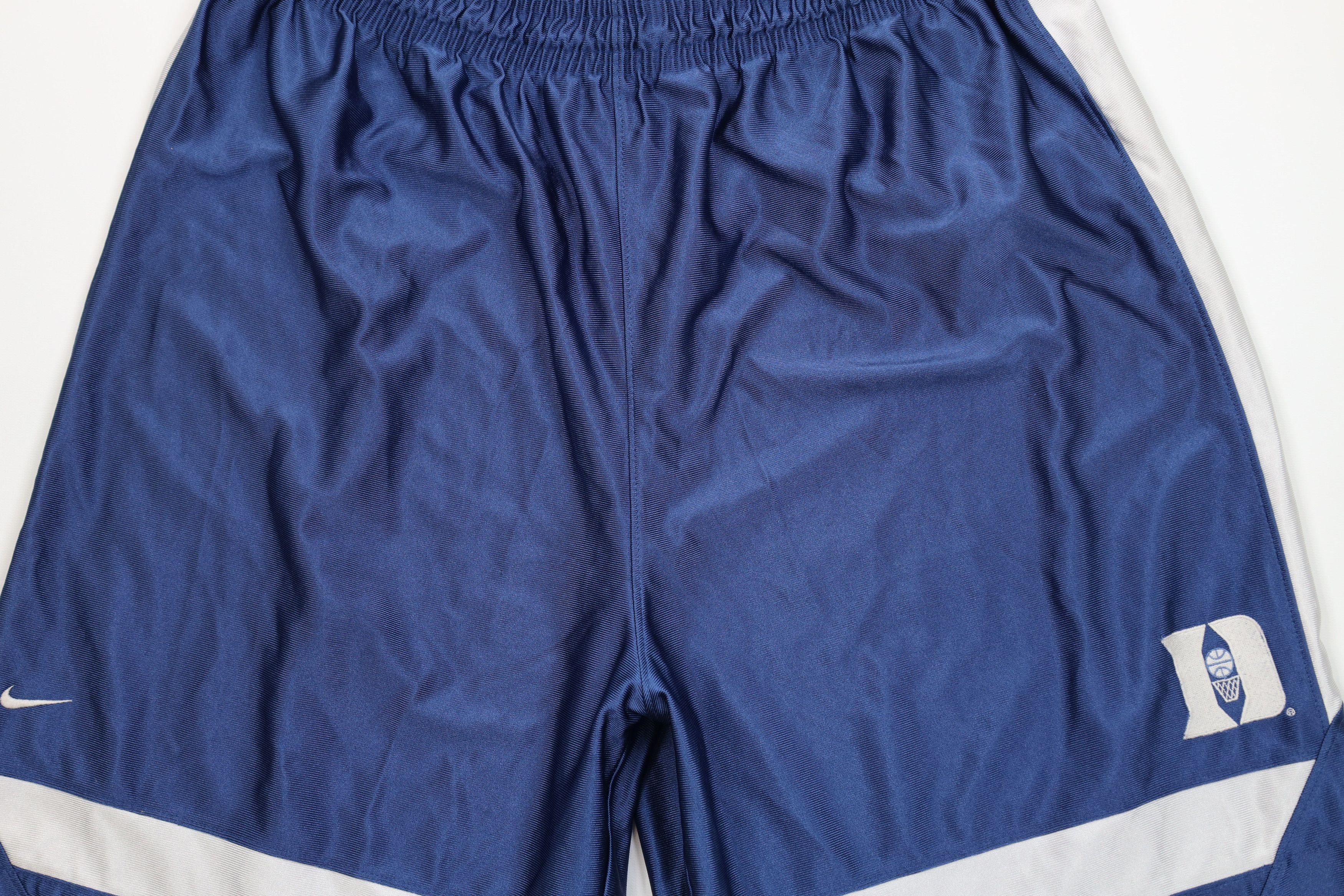 Nike Vintage Nike Mini Swoosh Duke University Basketball Shorts Size US 38 / EU 54 - 3 Thumbnail