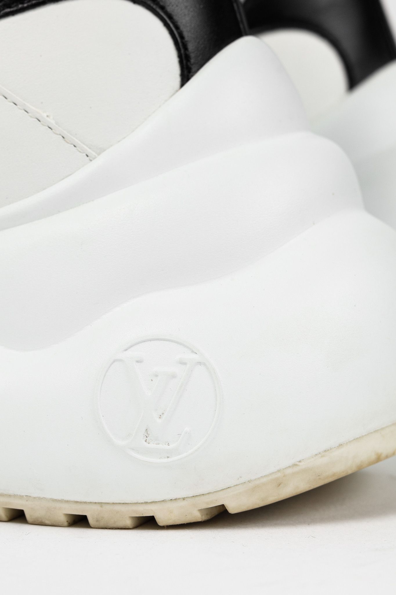 Louis Vuitton Louis Vuitton Archlight Signature Chunky Sneakers Size US 8 / EU 41 - 11 Thumbnail