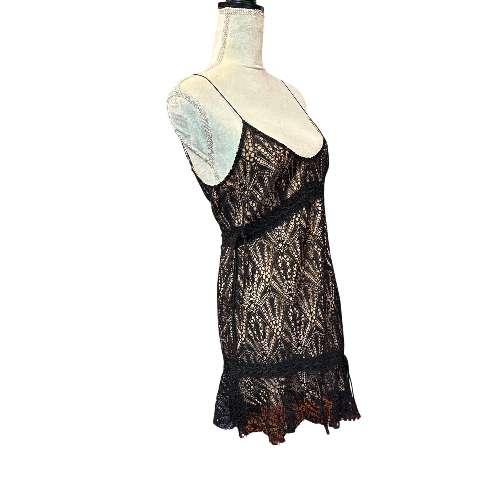 For Love & Lemons For Love and Lemons Black Lace Mini Dress Size L Size L / US 10 / IT 46 - 6 Thumbnail