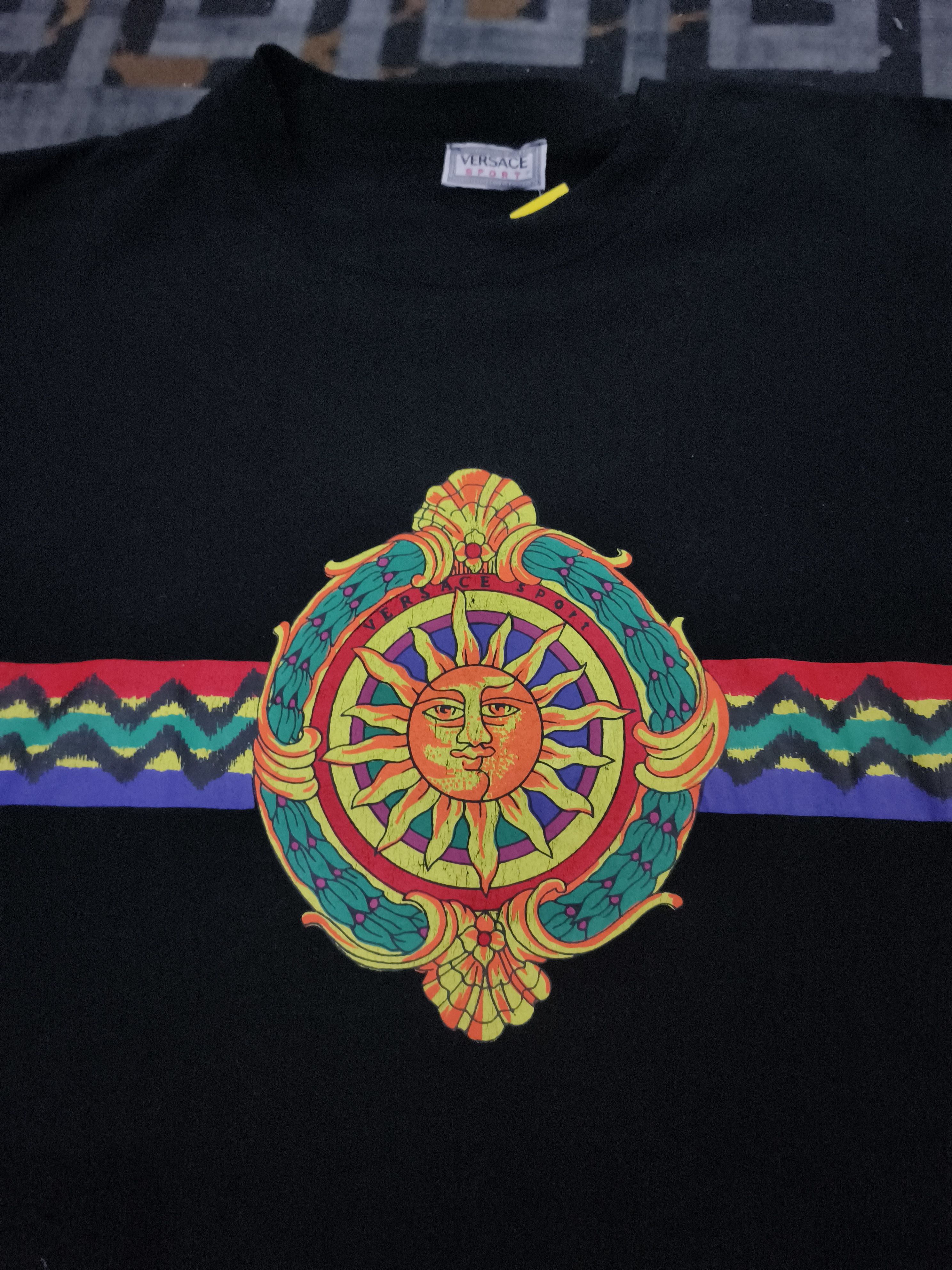 Versace VINTAGE VERSACE SPORTS T SHIRT Size US L / EU 52-54 / 3 - 2 Thumbnail