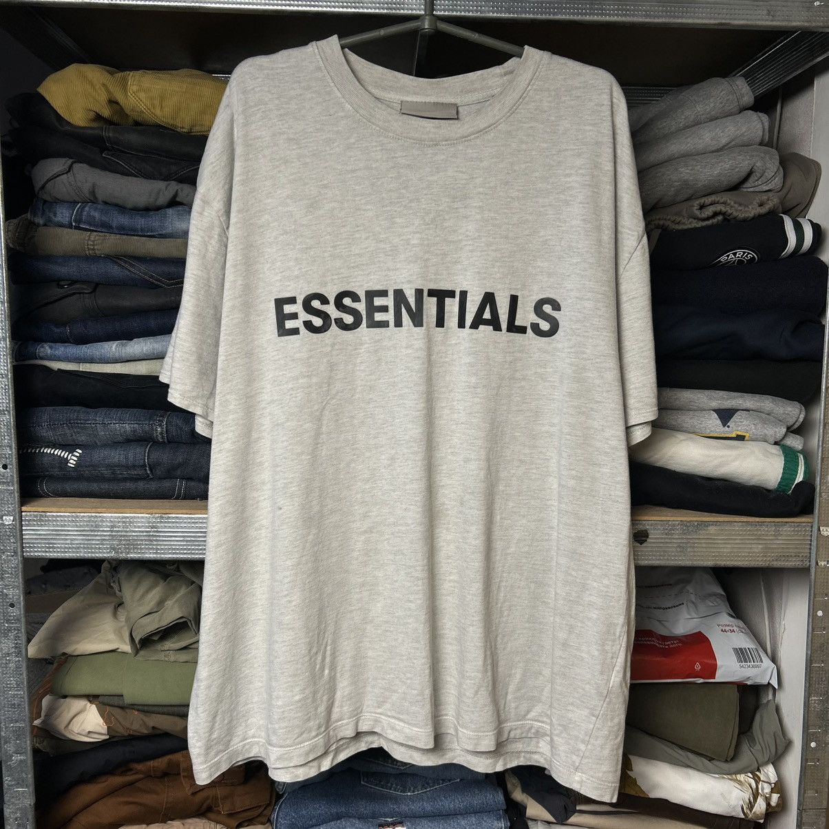 Essentials Luxury Essentials Fear Of God big logo streetwear tee Size US M / EU 48-50 / 2 - 1 Thumbnail
