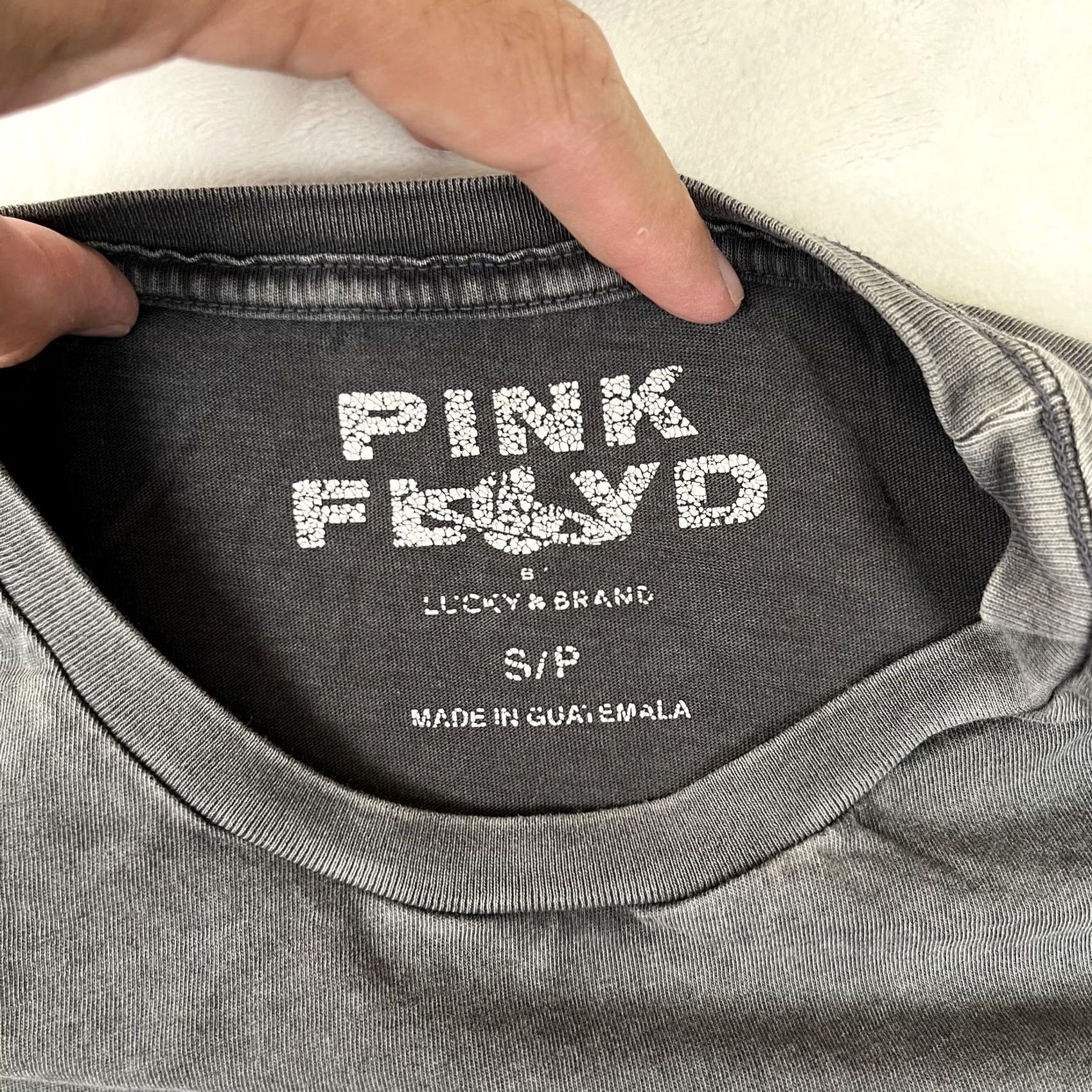 Lucky Brand Pink Floyd T-Shirt Size Small Gray Dark Side Of The Moon Lucky Brand Retro VTG Size US S / EU 44-46 / 1 - 6 Thumbnail