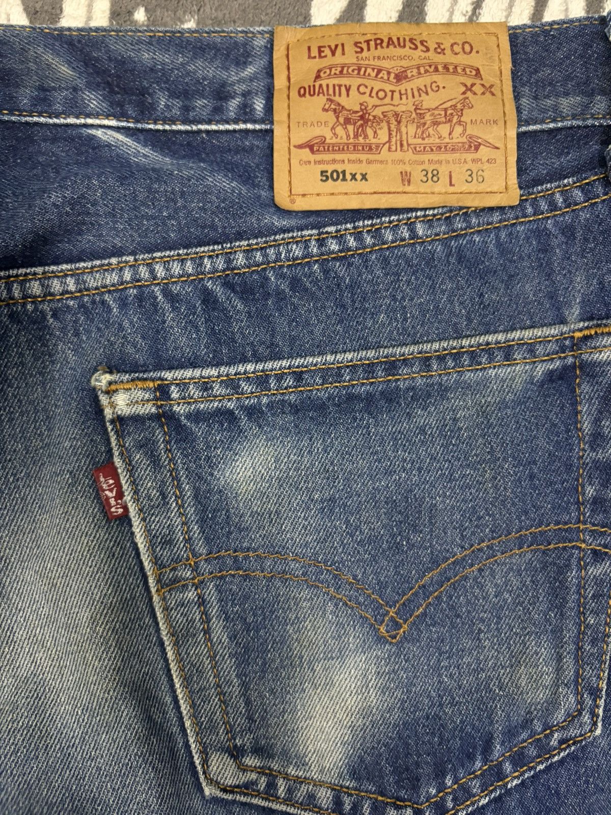 Levi's Vintage 90s Levis 501XX Button Fly Mud Wash Loose Fit Jeans Size US 37 - 11 Thumbnail