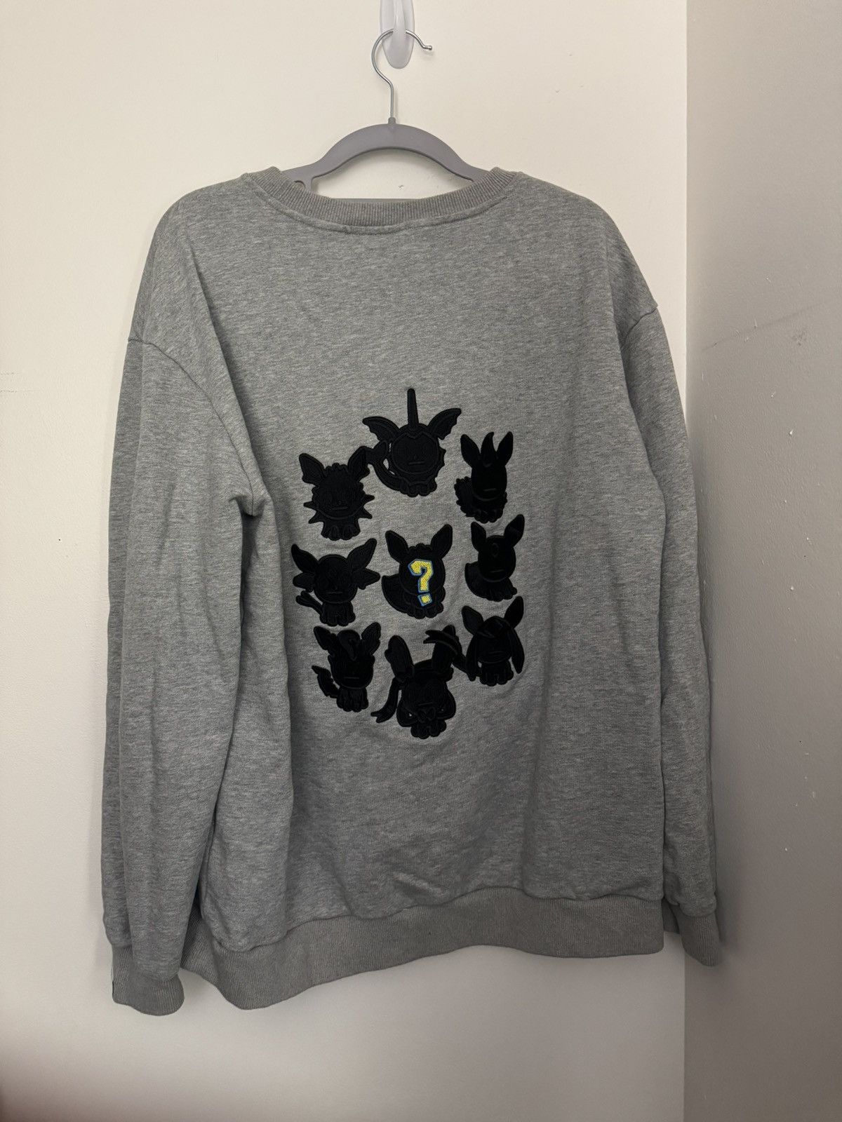 Pokemon bybimsee pokemon eevee crewneck Size US L / EU 52-54 / 3 - 3 Thumbnail