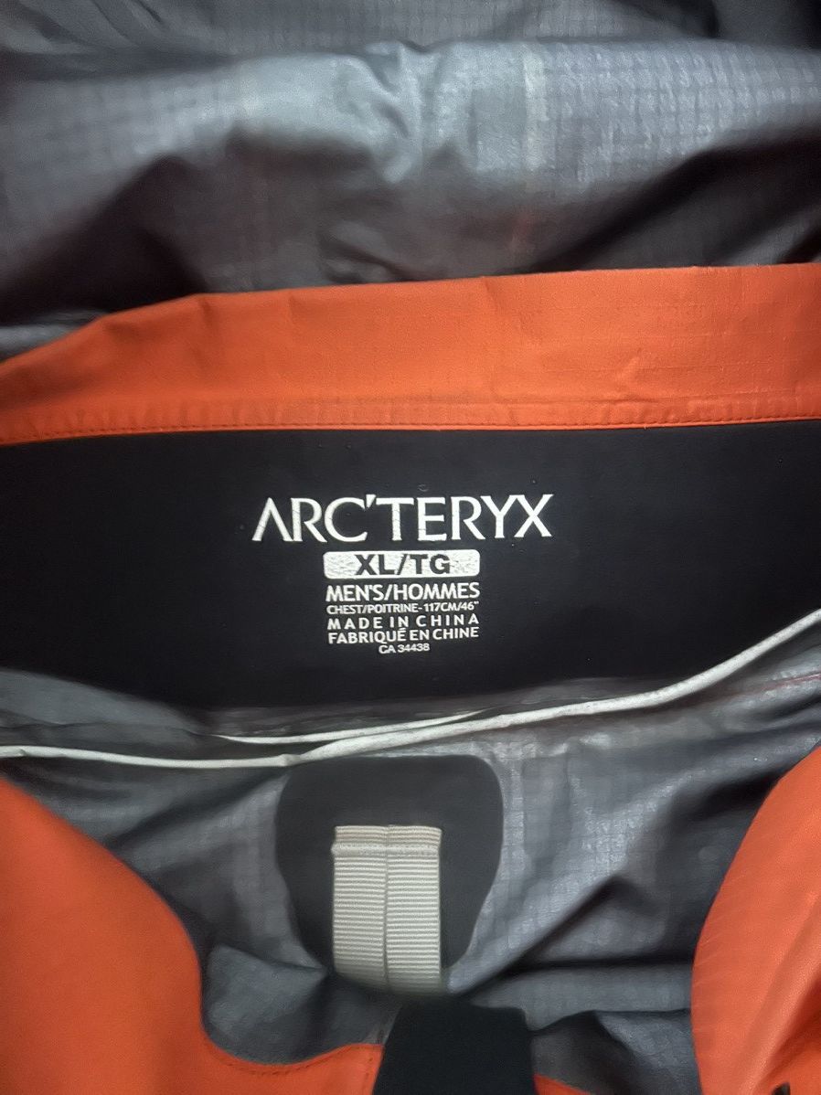 Arc'teryx Arcteryx Beta Ar in Orange Size US XL / EU 56 / 4 - 4 Thumbnail