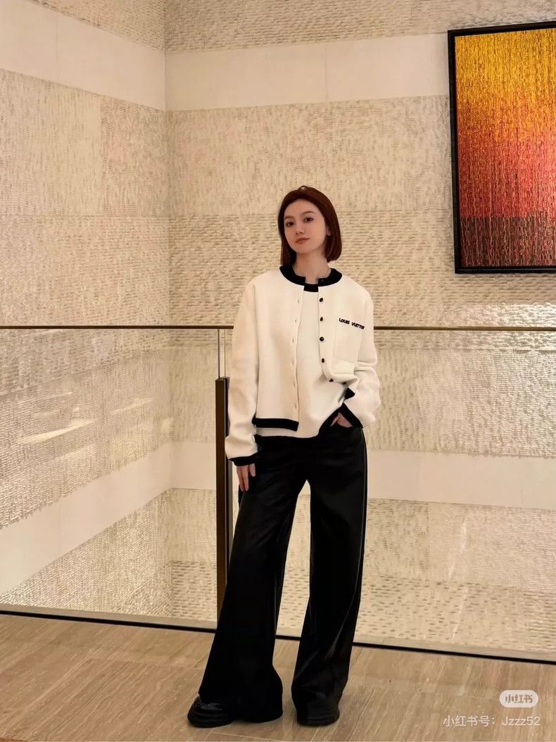 Louis Vuitton Louis Vuitton 24 black and white contrast knit jacket Size S / US 4 / IT 40 - 7 Thumbnail