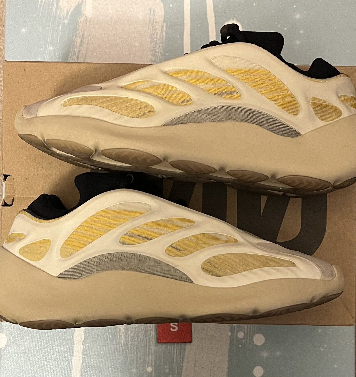 Adidas Yeezy 700 v3 Safflower Size US 9 / EU 42 - 3 Thumbnail