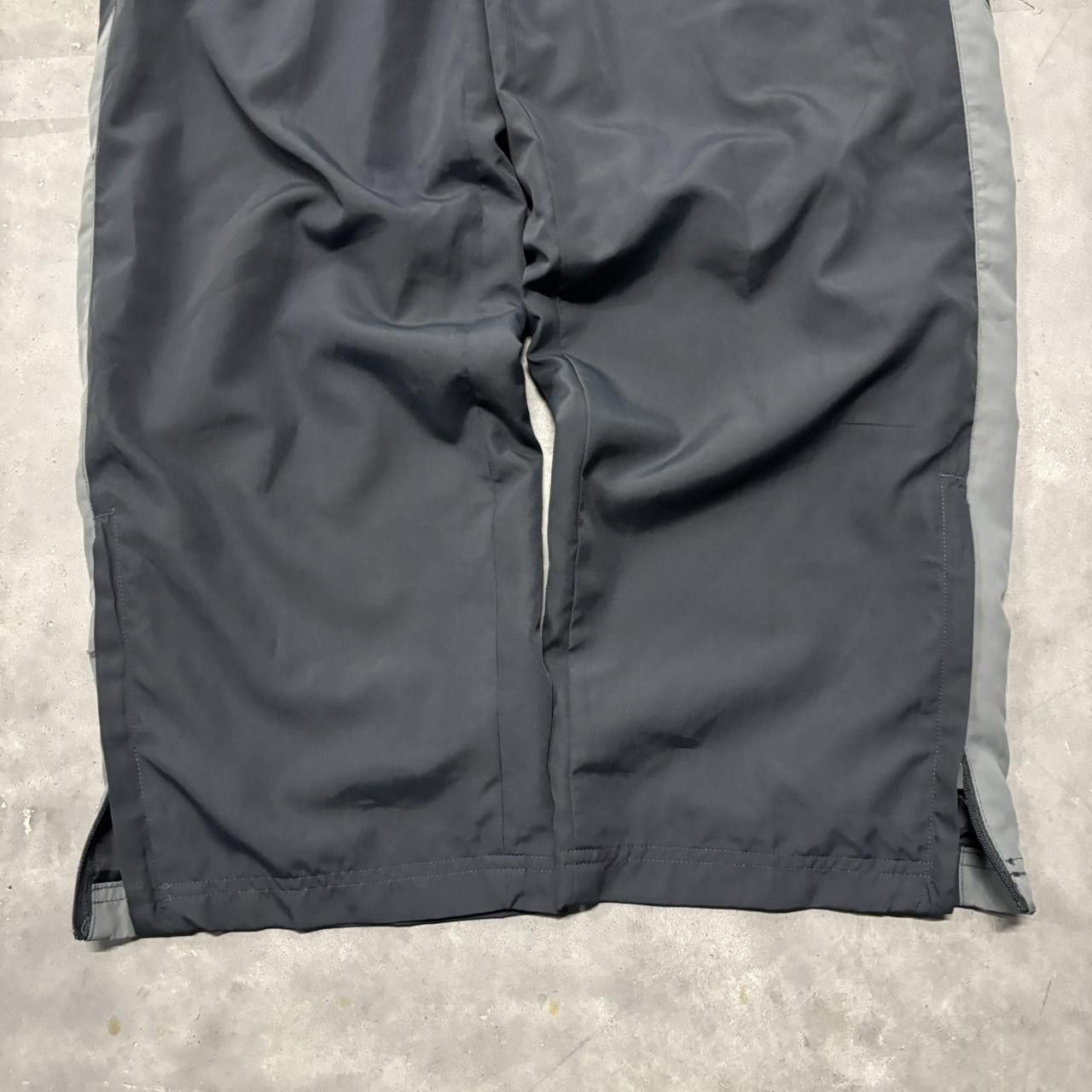 Japanese Brand × Vintage Crazy Vintage Y2K/2000s Black Grey Streetwear Essential Track Pants! Size US 32 / EU 48 - 4 Thumbnail