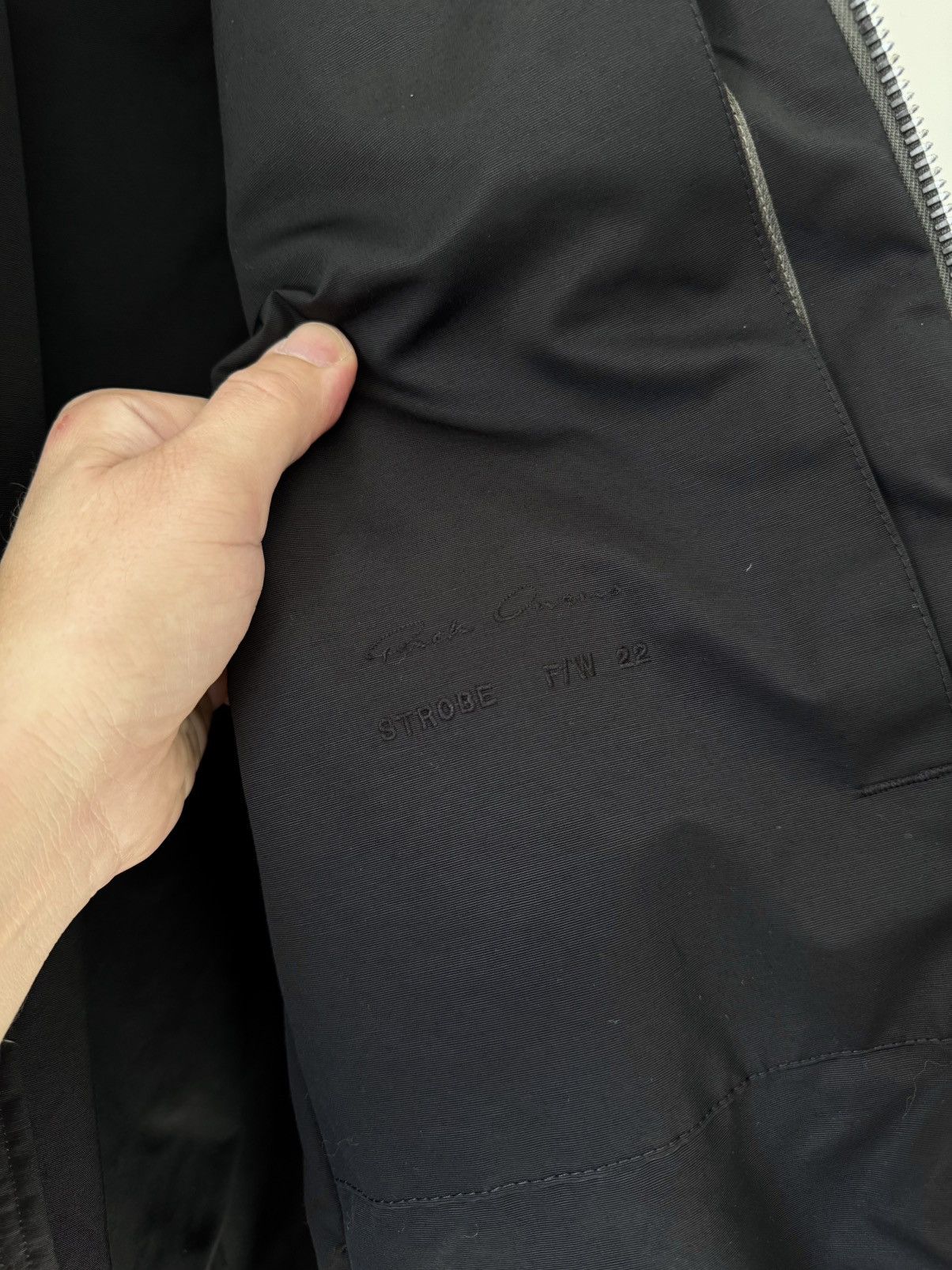 Rick Owens RARE: FW22 STROBE Padded Gauntlet Bomber Size US M / EU 48-50 / 2 - 6 Thumbnail