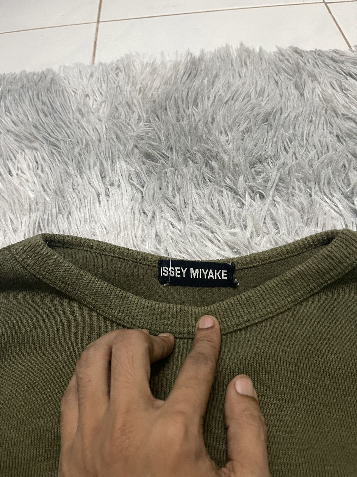 Issey Miyake 1990s ISSEY MIYAKE FADED EARTH TONE FOREST GREEN CREWNECK Size US L / EU 52-54 / 3 - 6 Thumbnail