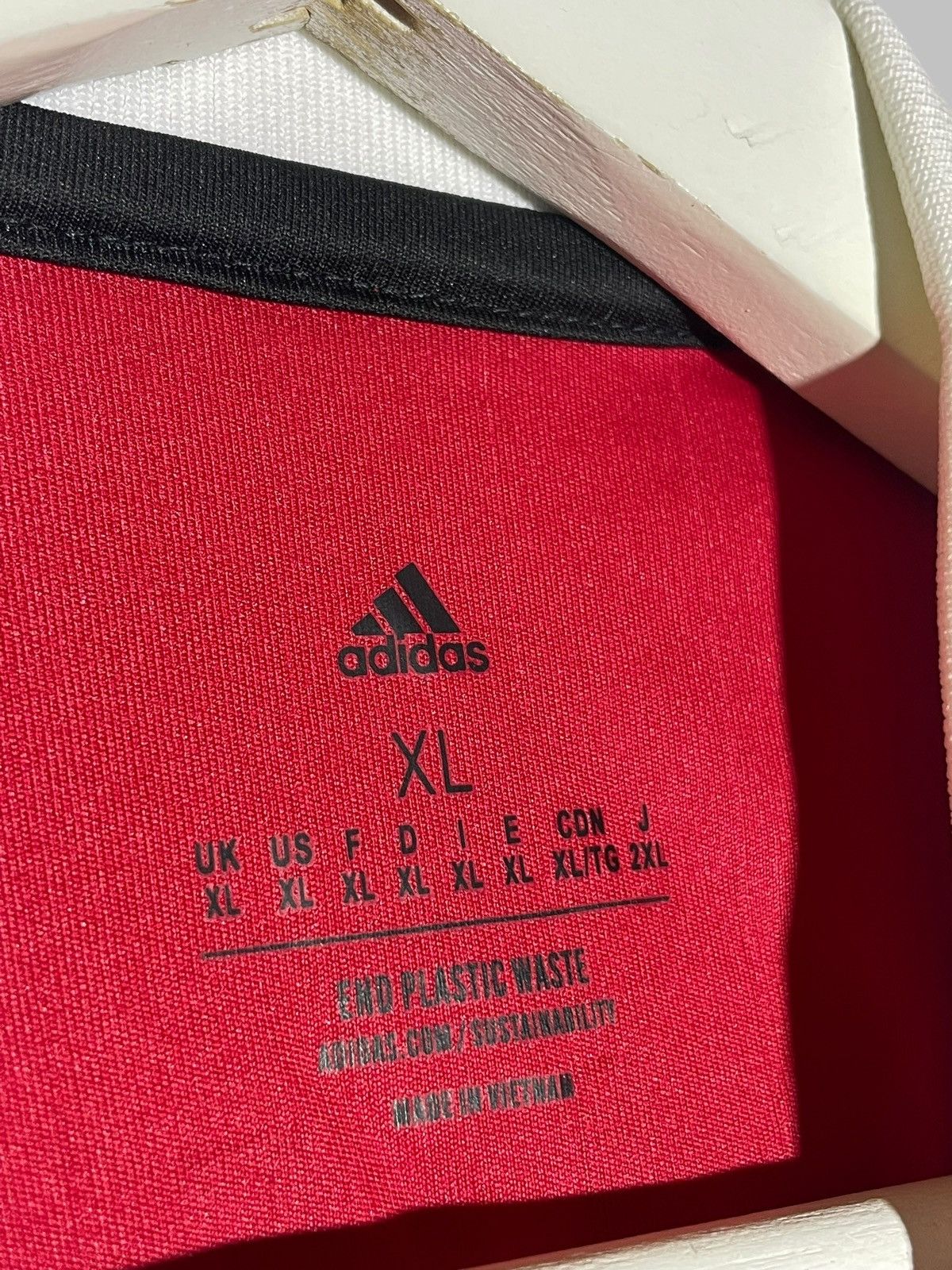 Adidas #8 Bruno Fernandesh Manchester United Adidas 2022/23 Jersey Size US XL / EU 56 / 4 - 11 Thumbnail