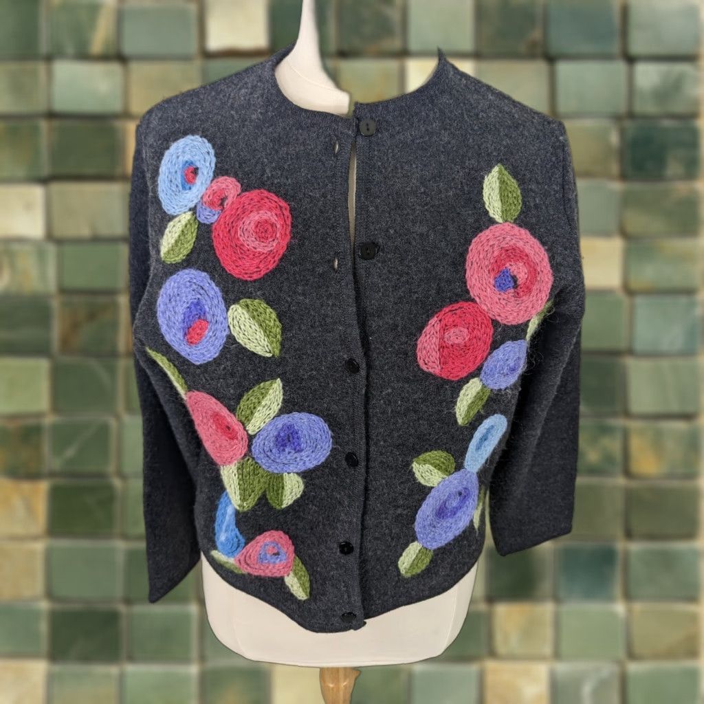 Vintage VINTAGE Teddi Cardigan Sweater Women's L Gray 100% Wool Floral Embroidered Knit Crew Neck Long Sleeve Size L / US 10 / IT 46 - 1 Thumbnail