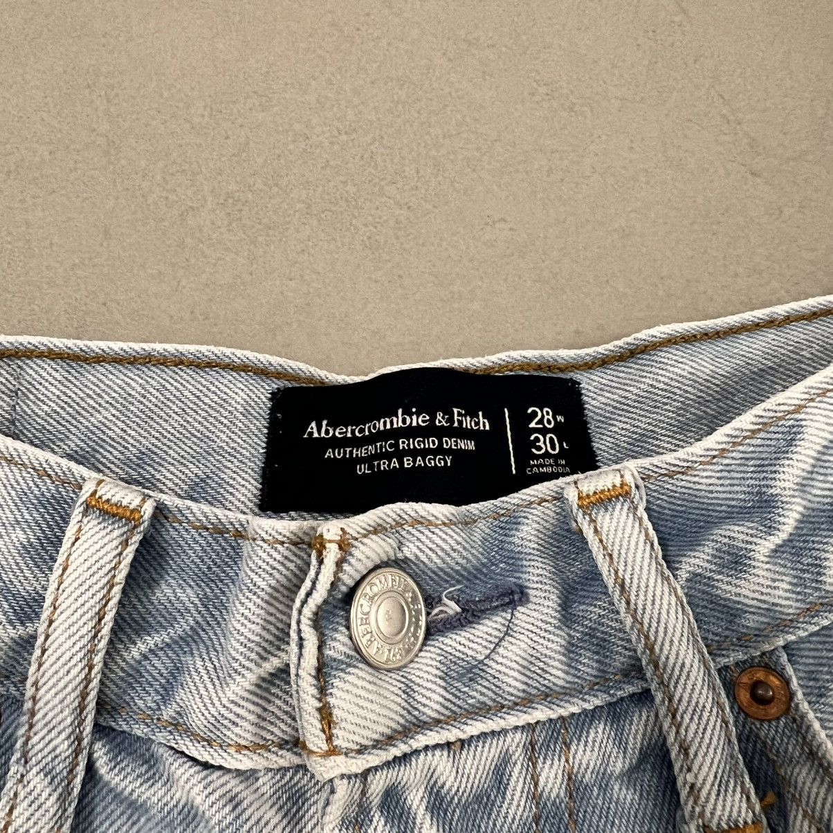 Abercrombie & Fitch Abercrombie & Fitch Ultra Baggy Jeans Light Wash 28Wx30L Size US 28 / EU 44 - 4 Thumbnail