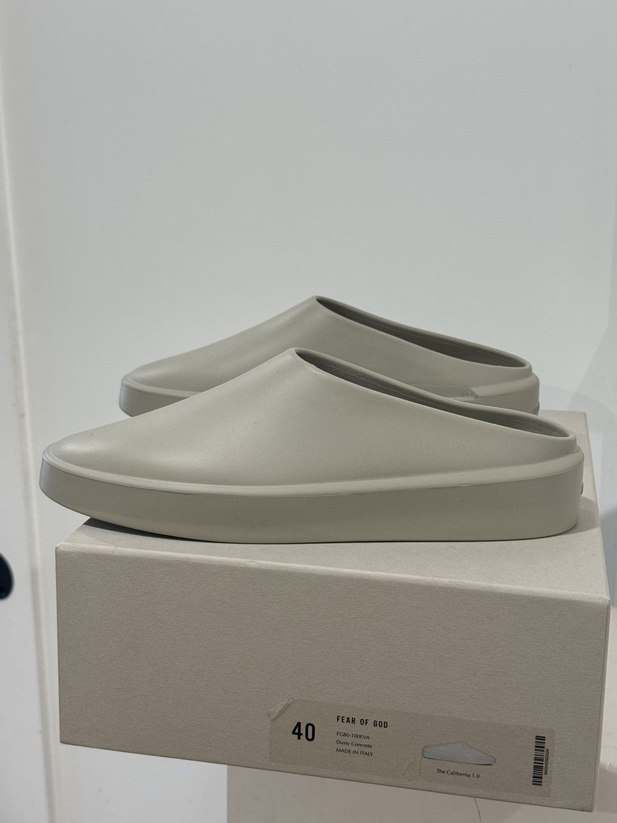 Fear of God Brand new FEAR OF GOD CALIFORNIA DUSTY CONCRETE SZ 40 / 8 Size US 7 / EU 40 - 3 Thumbnail