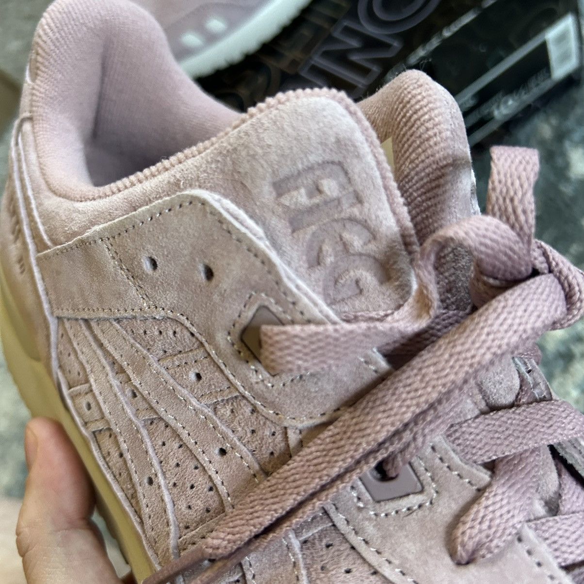 Asics × Kith × Ronnie Fieg 1201A224-251 FW20 GEL LYTE iii “THE PALETTE” DUSTY QUARTZ Size US 10.5 / EU 43-44 - 2 Thumbnail