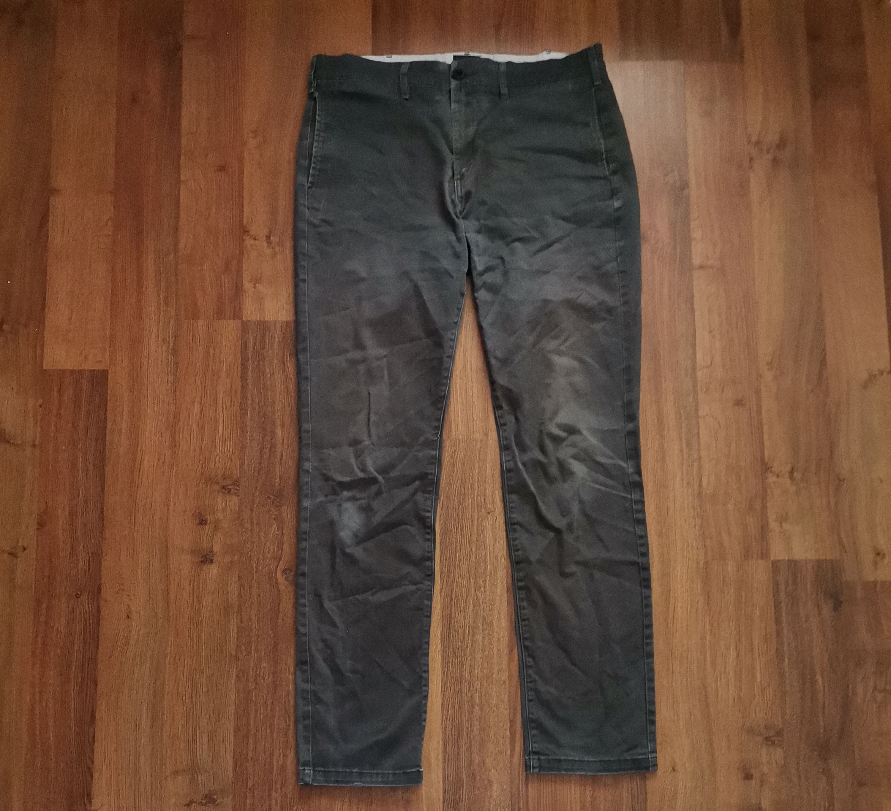 Levi's Levi's Chino Pants Size US 34 / EU 50 - 1 Thumbnail