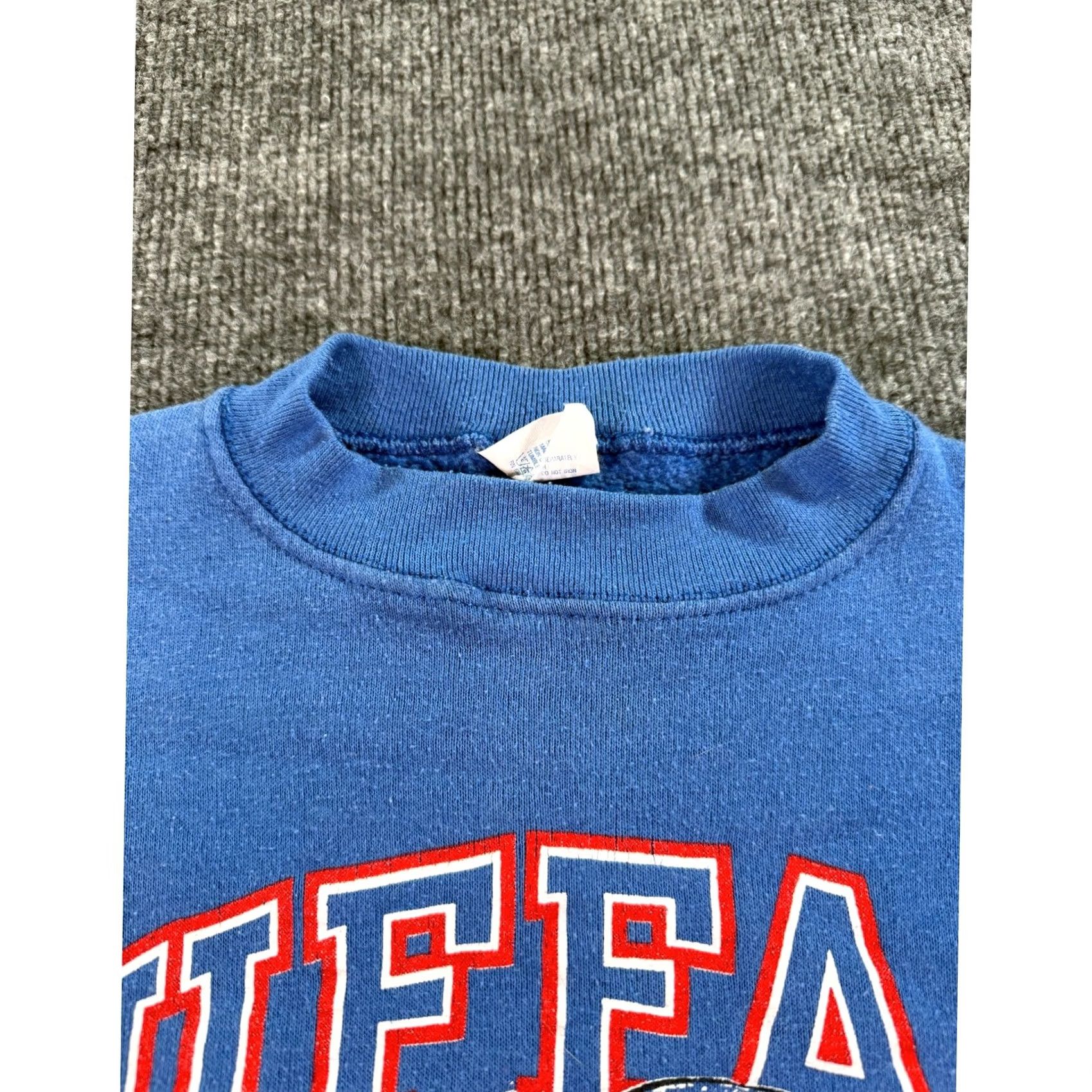 Vintage VINTAGE Buffalo Bills Sweatshirt Mens M Blue 1988 Jack Davis Graphic Logo Cotton Blend Crew Neck Pullover All Seasons NFL Licensed Regular Mens Size US M / EU 48-50 / 2 - 4 Thumbnail