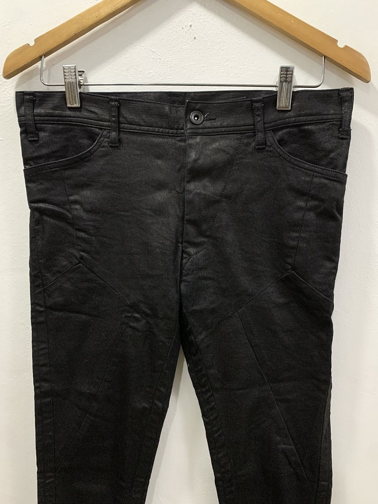 Julius JULIUS FALL WINTER 15-16 “SPHERE” COATED SKINNY LONG PANTS Size US 32 / EU 48 - 2 Thumbnail