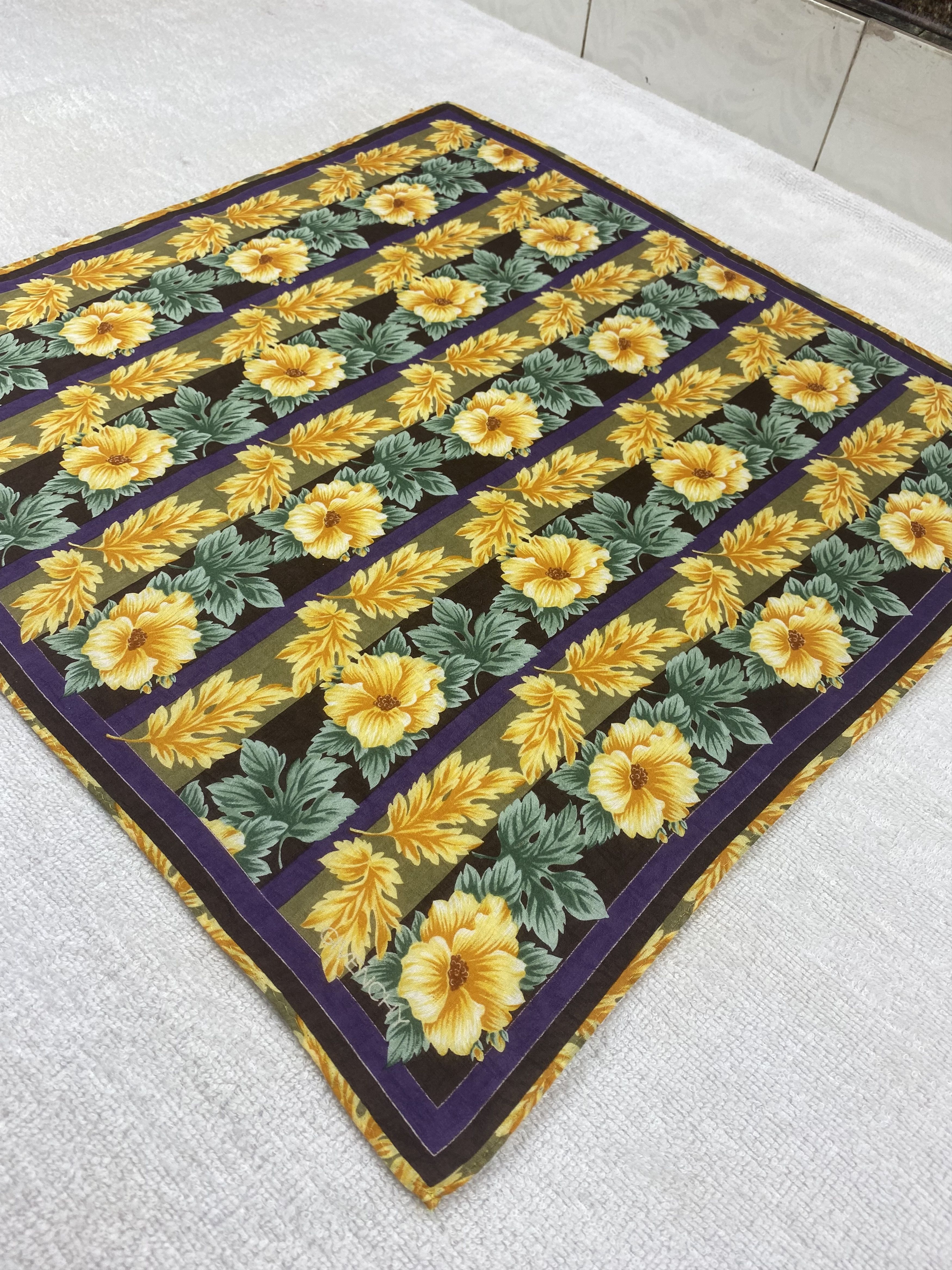 Vintage Givenchy Handkerchief / Bandana / Neckerchief A1173 Size ONE SIZE - 4 Thumbnail