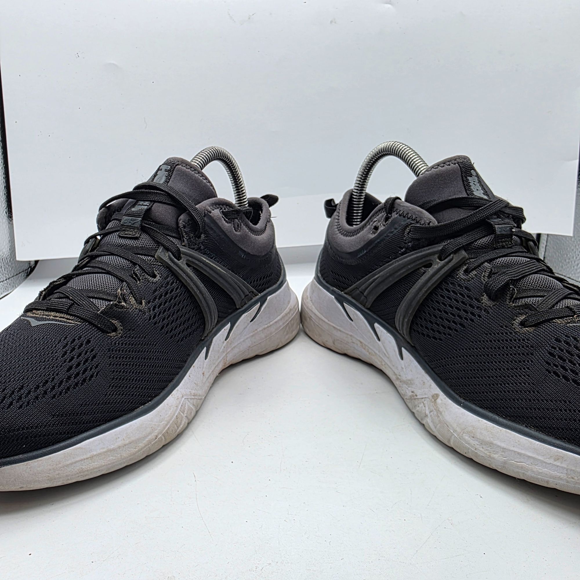 Hoka Hoka One One Tivra Womens Athletic Shoes Size 8 Black Runnin Size US 8 / IT 38 - 3 Thumbnail