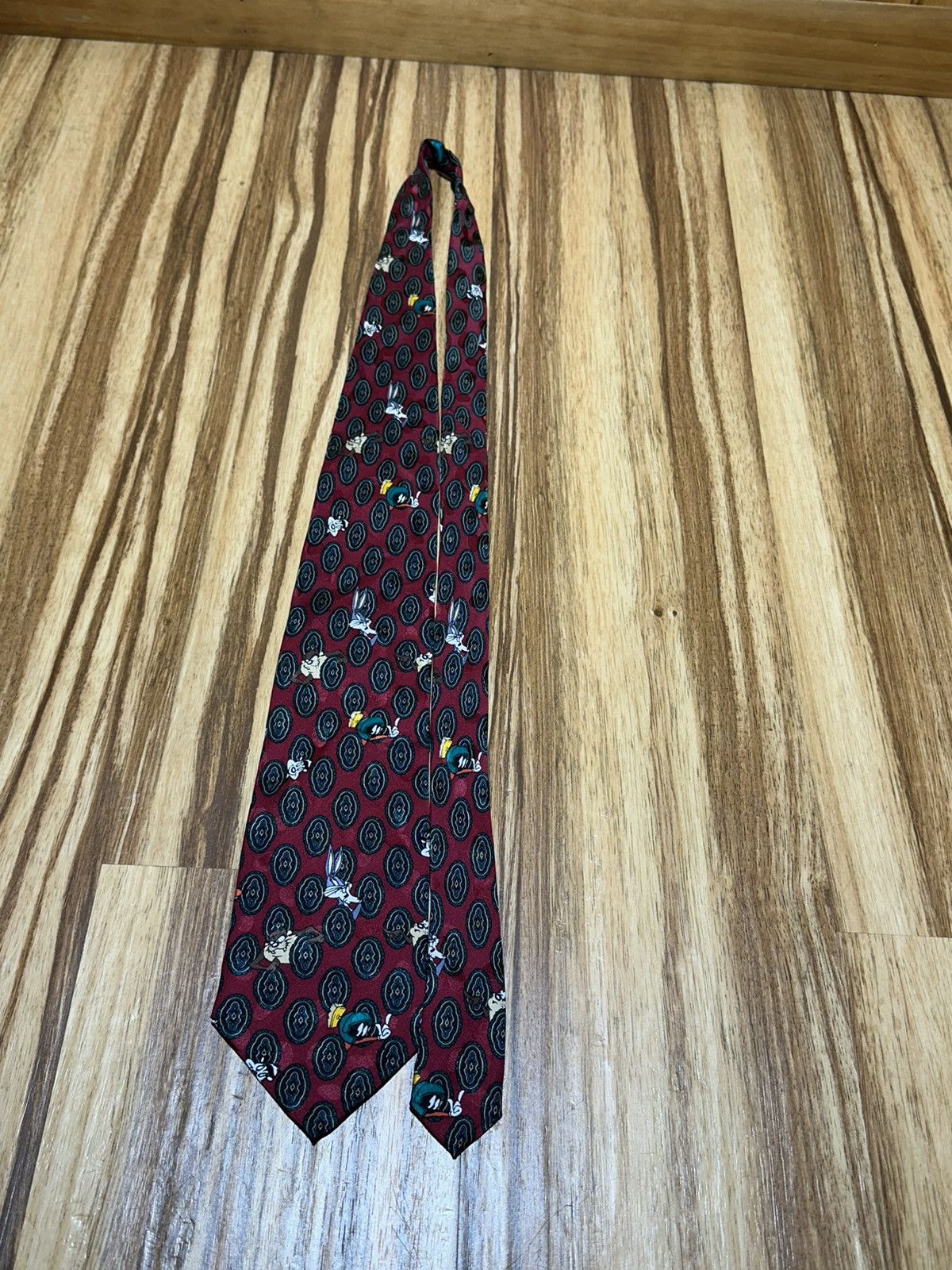 Warner Bros 1994 Looney Tunes Characters Burgundy Patterned Tie Size ONE SIZE - 1 Thumbnail