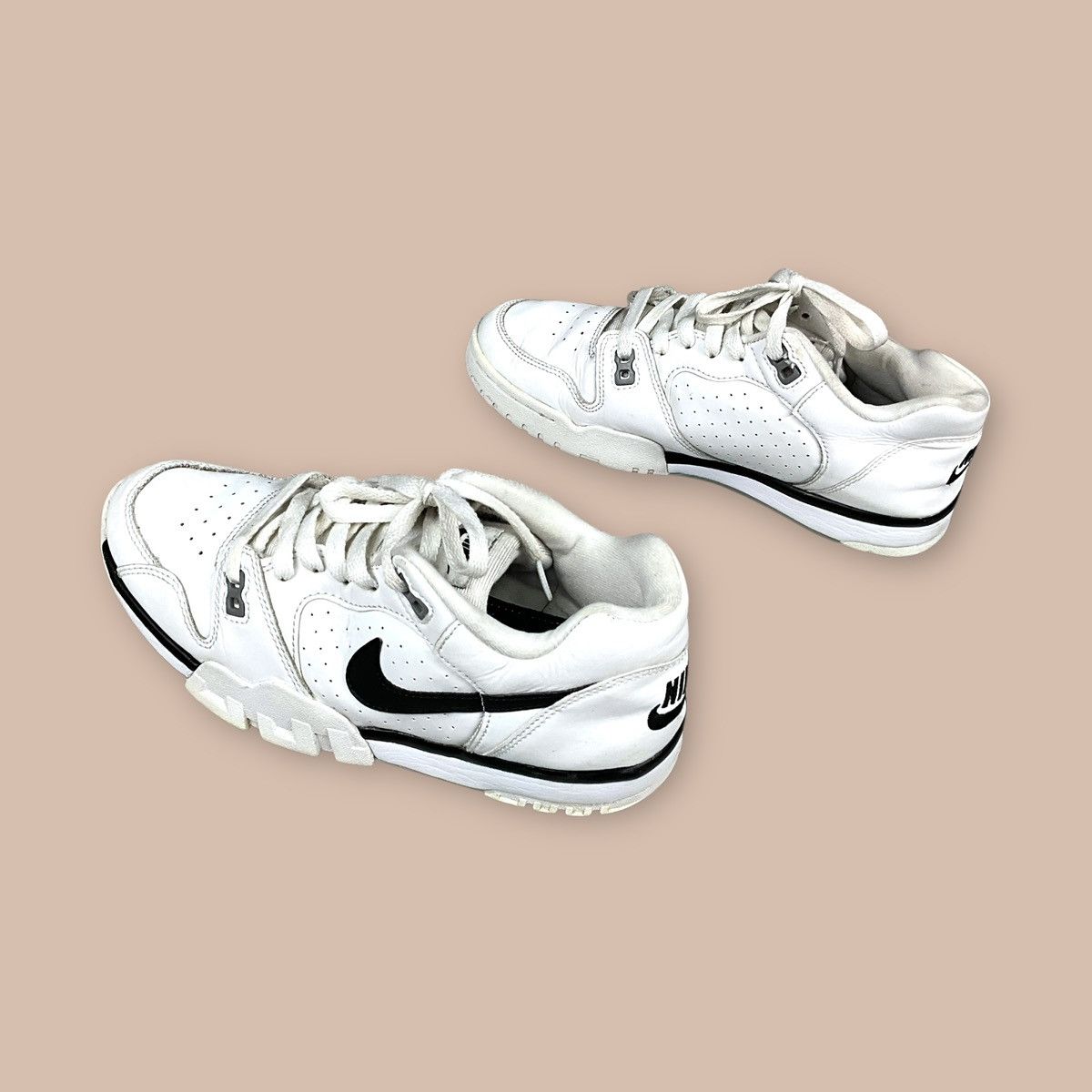 Nike Nike Air Cross Trainer Low Size US 7 / EU 40 - 2 Thumbnail