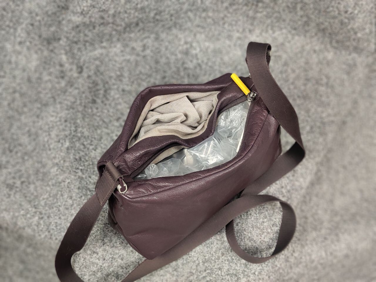 Mandarina Duck Mandarin Duck Design Dark purple leather Crossbody Bag Size ONE SIZE - 18 Thumbnail
