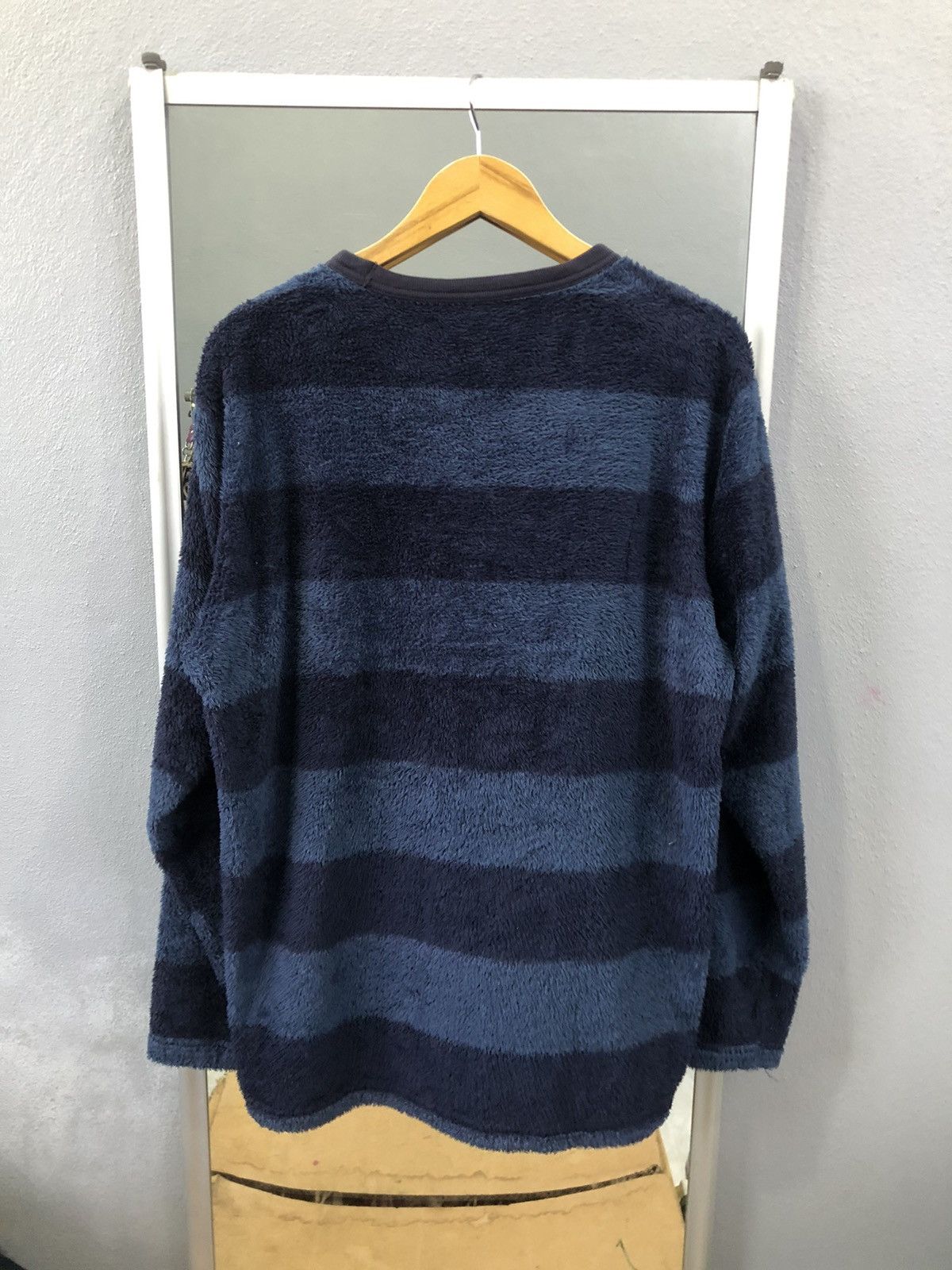 Uniqlo Disney x Uniqlo Fuzzy Stripe Mickey Sweater XL Size US XL / EU 56 / 4 - 6 Thumbnail