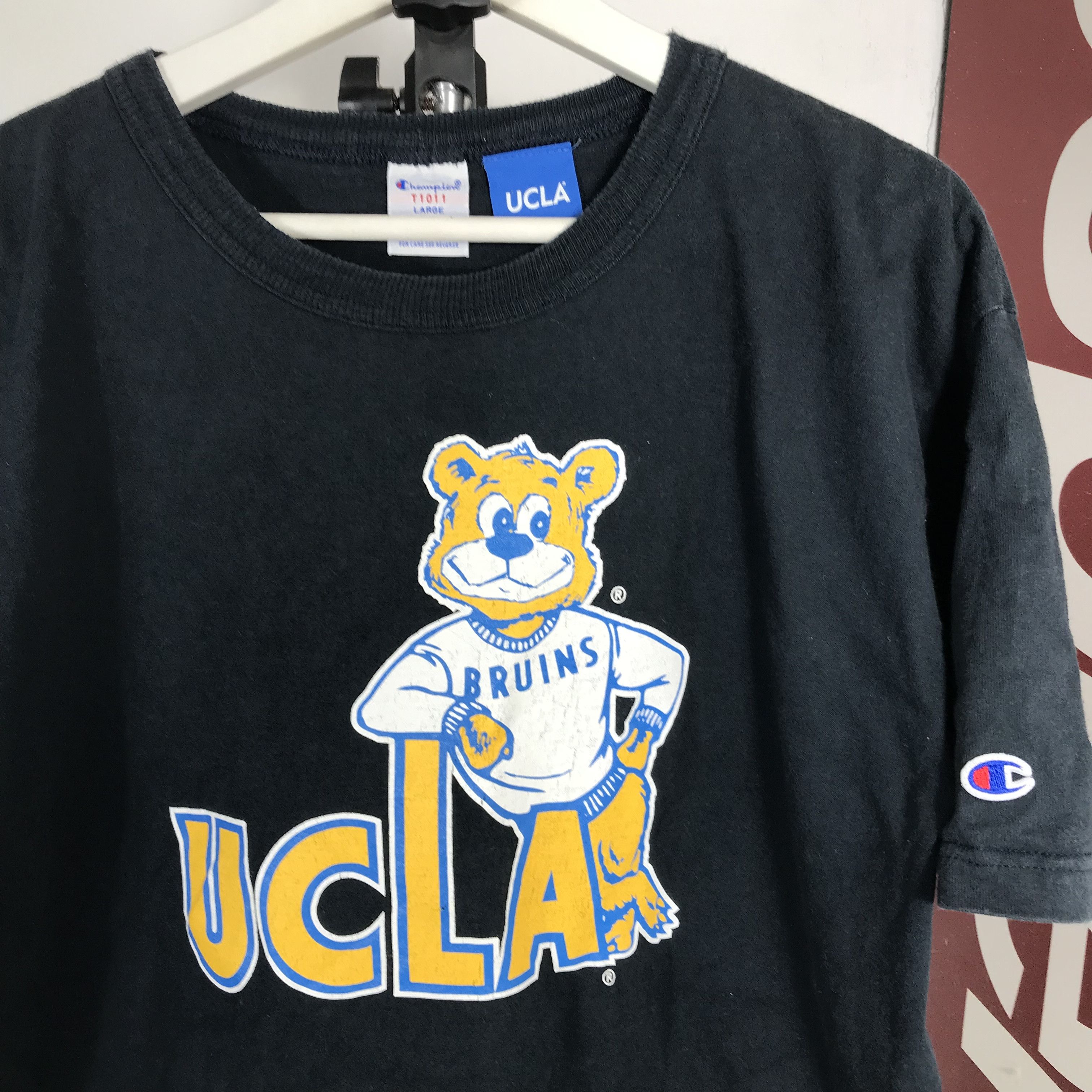 Champion × MoMA Vintage 90s UCLA bruins big logo Champion shirt Size US L / EU 52-54 / 3 - 3 Thumbnail