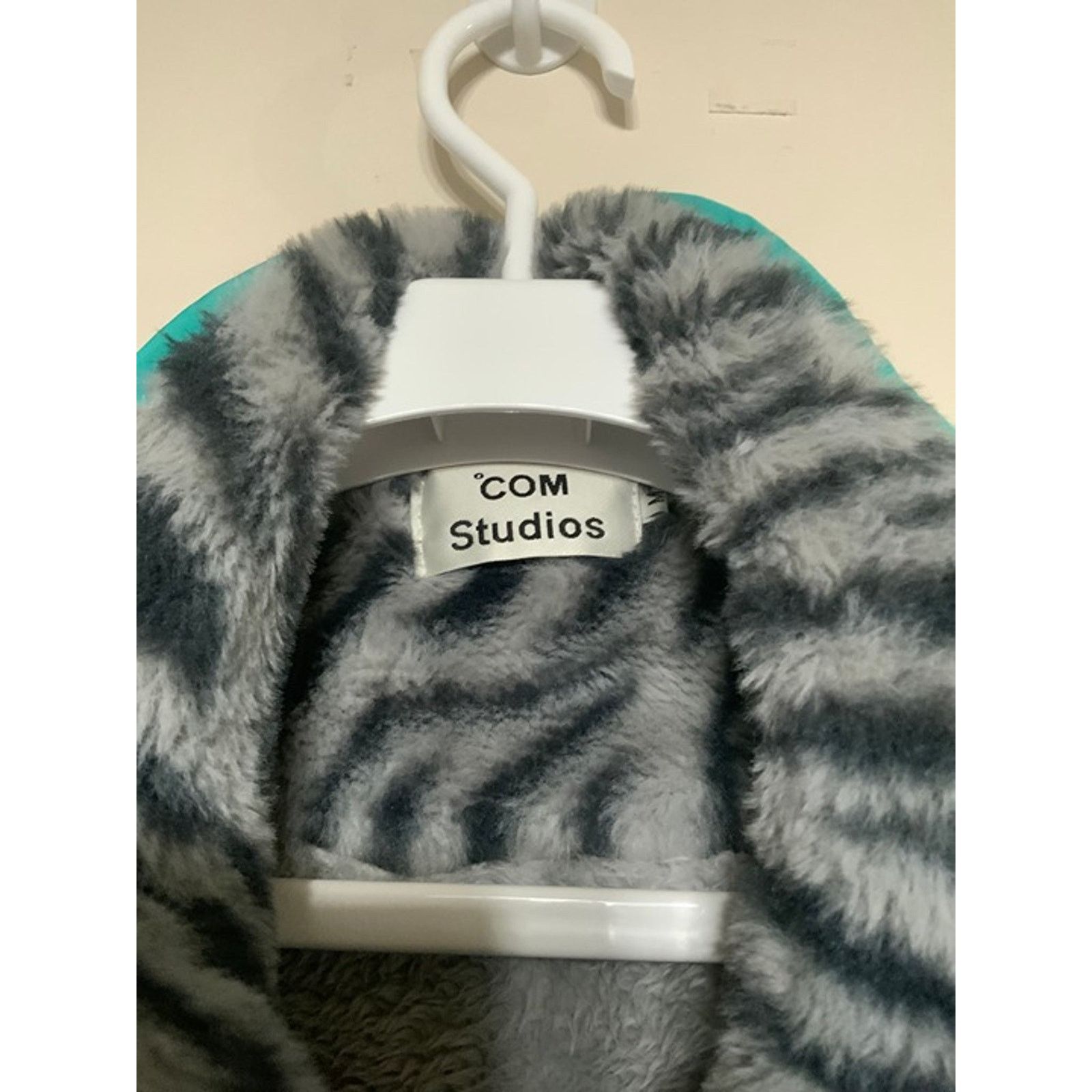 Other iCOM Design by Woods Furry Coat Zebra Print Size M- Used Size M / US 6-8 / IT 42-44 - 4 Thumbnail