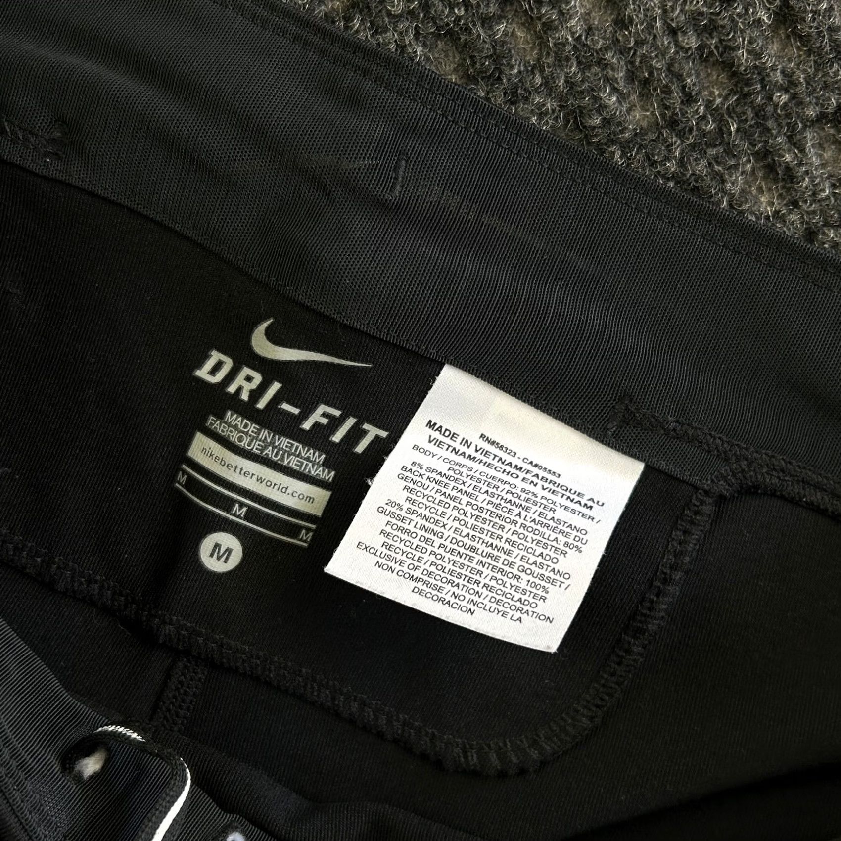 Nike Nike Dri-FIT Essential Running Capri Leggings Crop Black M 645603-010 Women Leggings Cropped Athletic Running Size 32" / US 10 / IT 46 - 5 Thumbnail