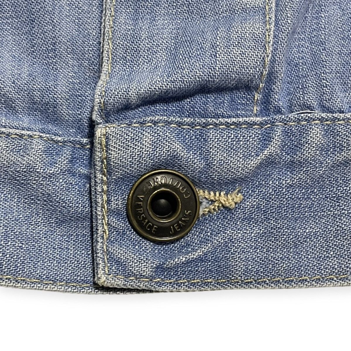 Versace × Versace Jeans Couture × Vintage Patches Trucker Denim Jacket Size XS / US 0-2 / IT 36-38 - 5 Thumbnail