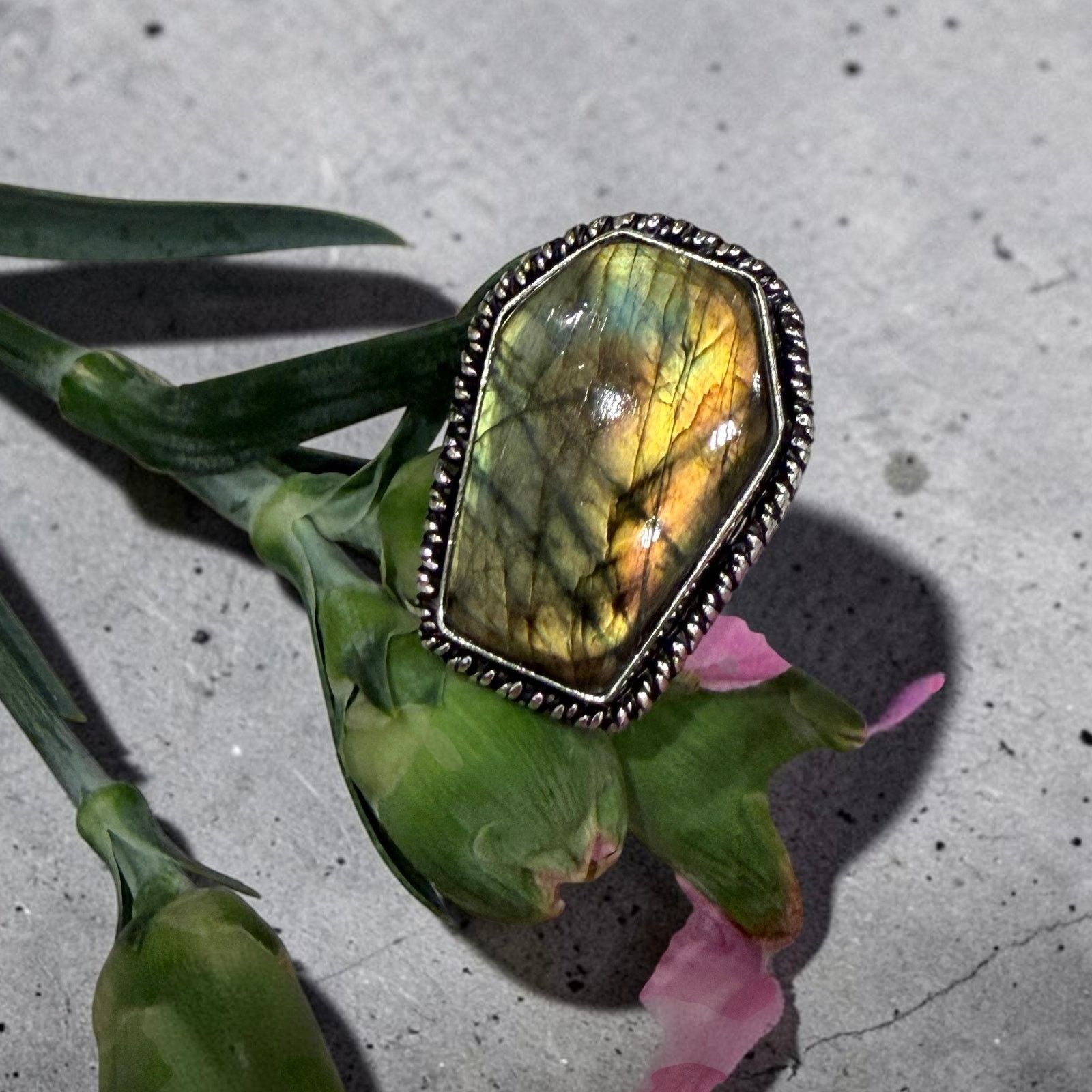The Unbranded Brand Coffin Labradorite Ring Size ONE SIZE - 2 Thumbnail