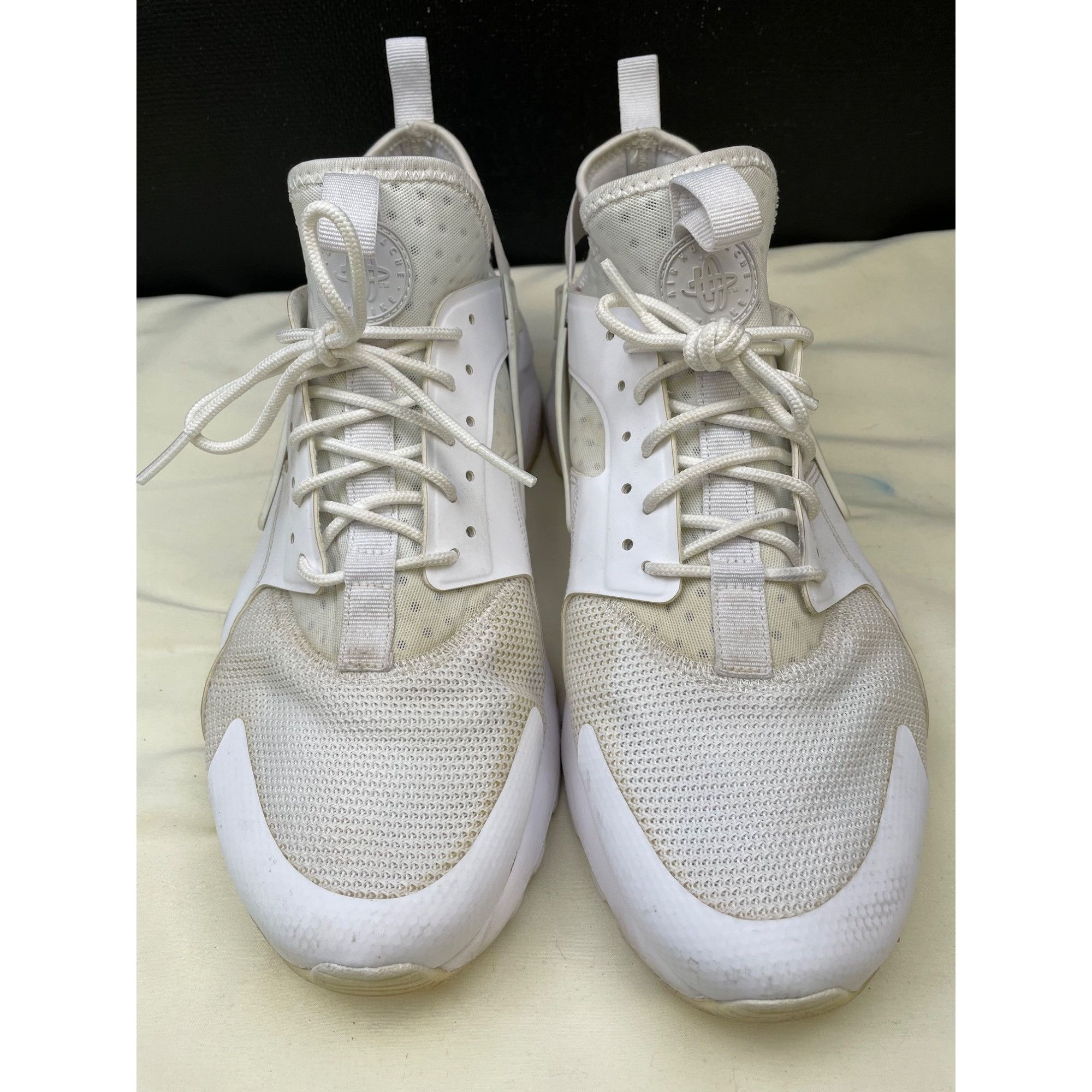 Nike Nike Air Huarache Mens White Beige Slip on Sneakers Shoes SI Size US 12 / EU 45 - 1 Thumbnail