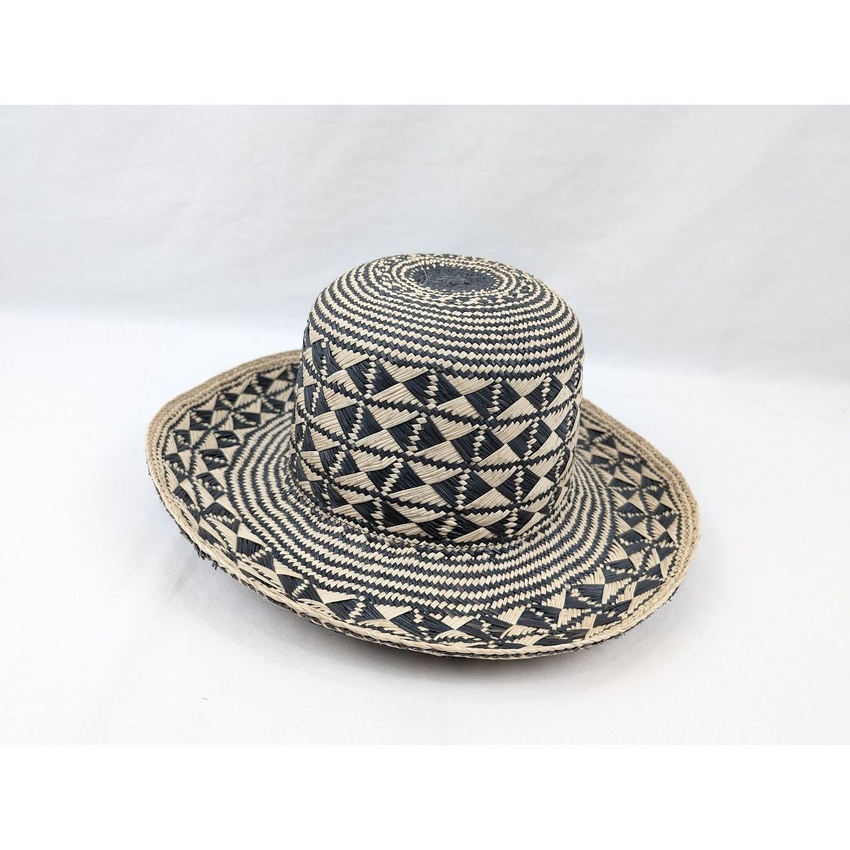 Saint Laurent Paris o1rshd1 Size: OS / Bucket Hat / Cap in Multicolor Size ONE SIZE - 1 Thumbnail