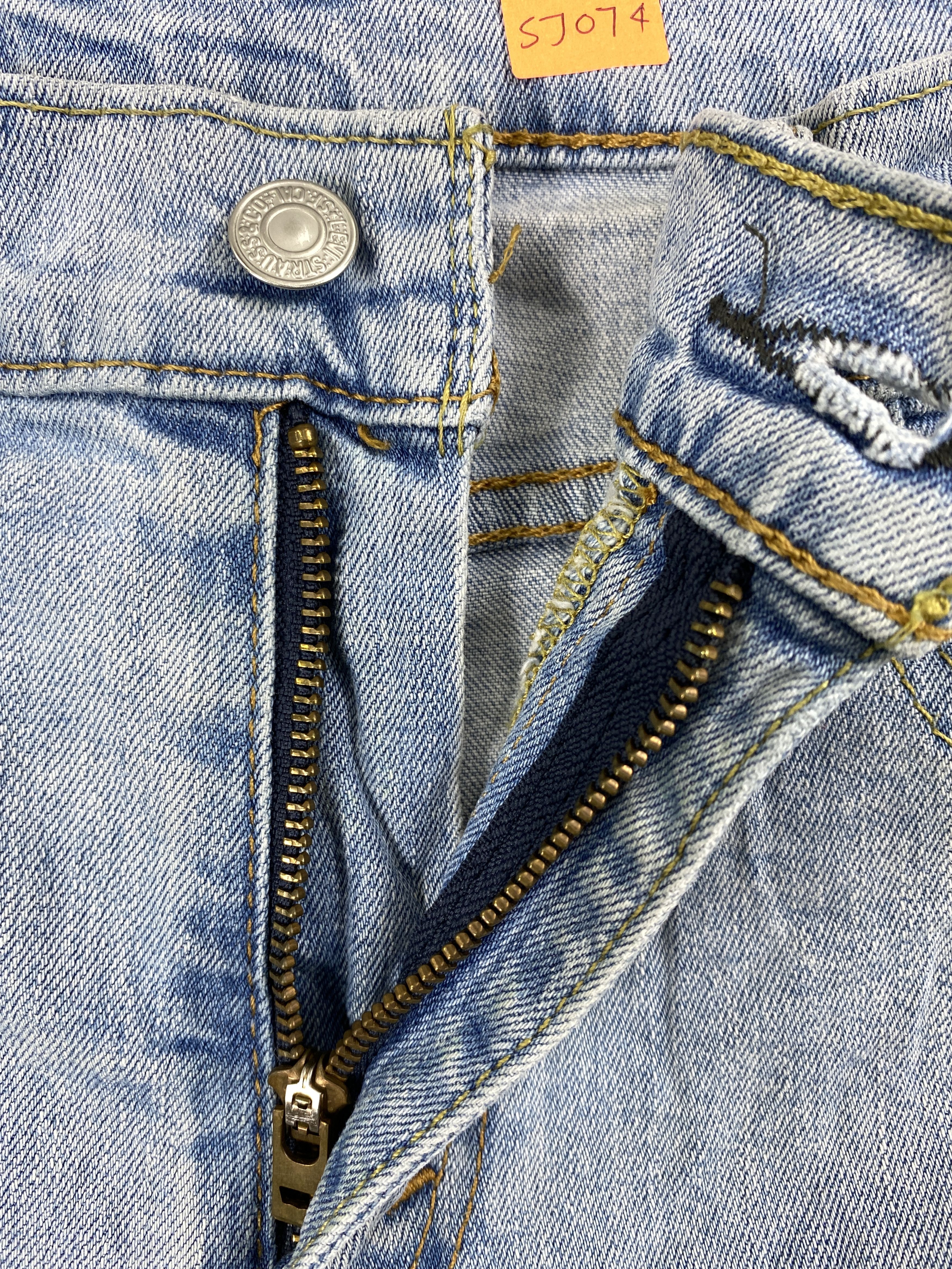 Levi's Light Blue Wash Vintage Levi's 30x28.5 Denim -SJ074 Size US 30 / EU 46 - 6 Thumbnail