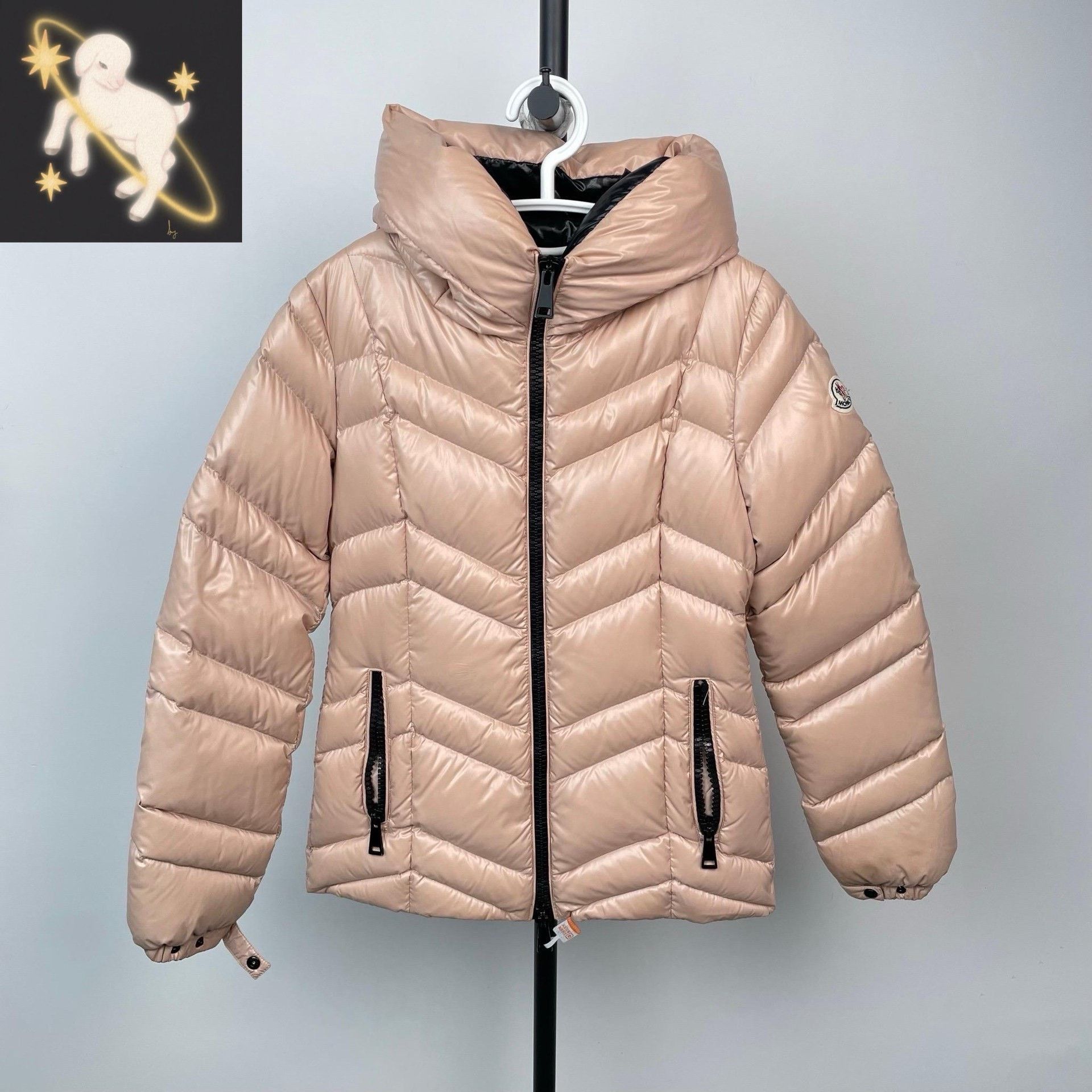 Moncler Moncler Pink Down Jacket XL Women Size XL / US 12-14 / IT 48-50 - 1 Thumbnail