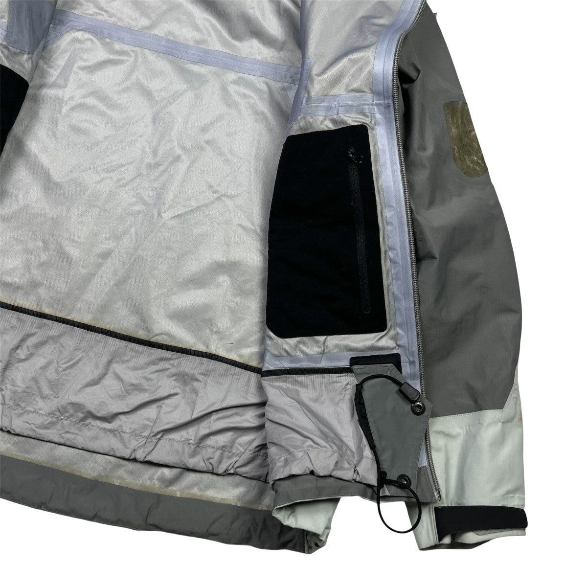 Arc'teryx × Vintage Vintage 2003 Arc teryx Sidewinder Gore Tex XCR Jacket White Size M / US 6-8 / IT 42-44 - 8 Thumbnail