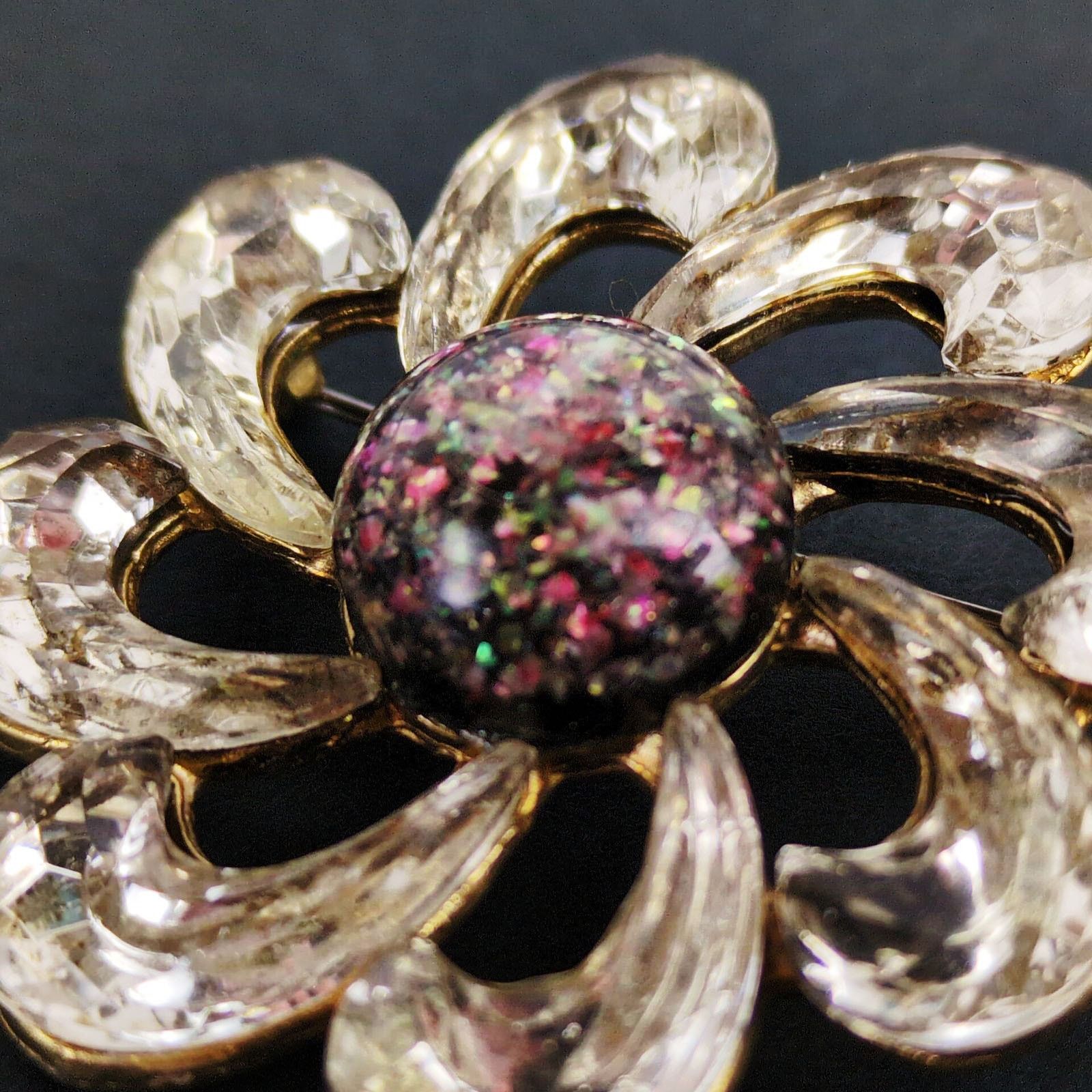 Vintage Rhinestone Swirl Flower Lucite Center Glitter Brooch Pin Size ONE SIZE - 5 Thumbnail