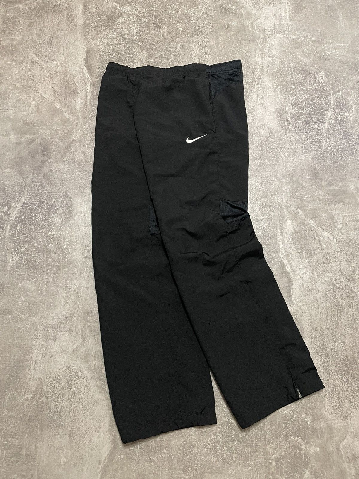 Nike Vintage Nike Parachute Black Nylon Track Pants Drill Size US 30 / EU 46 - 1 Thumbnail