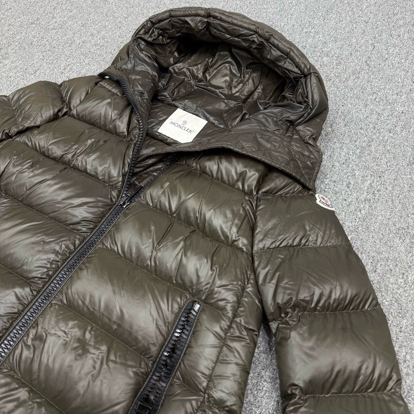 Moncler Moncler suyan down jacket olive green 1 99 new Size S / US 4 / IT 40 - 3 Thumbnail