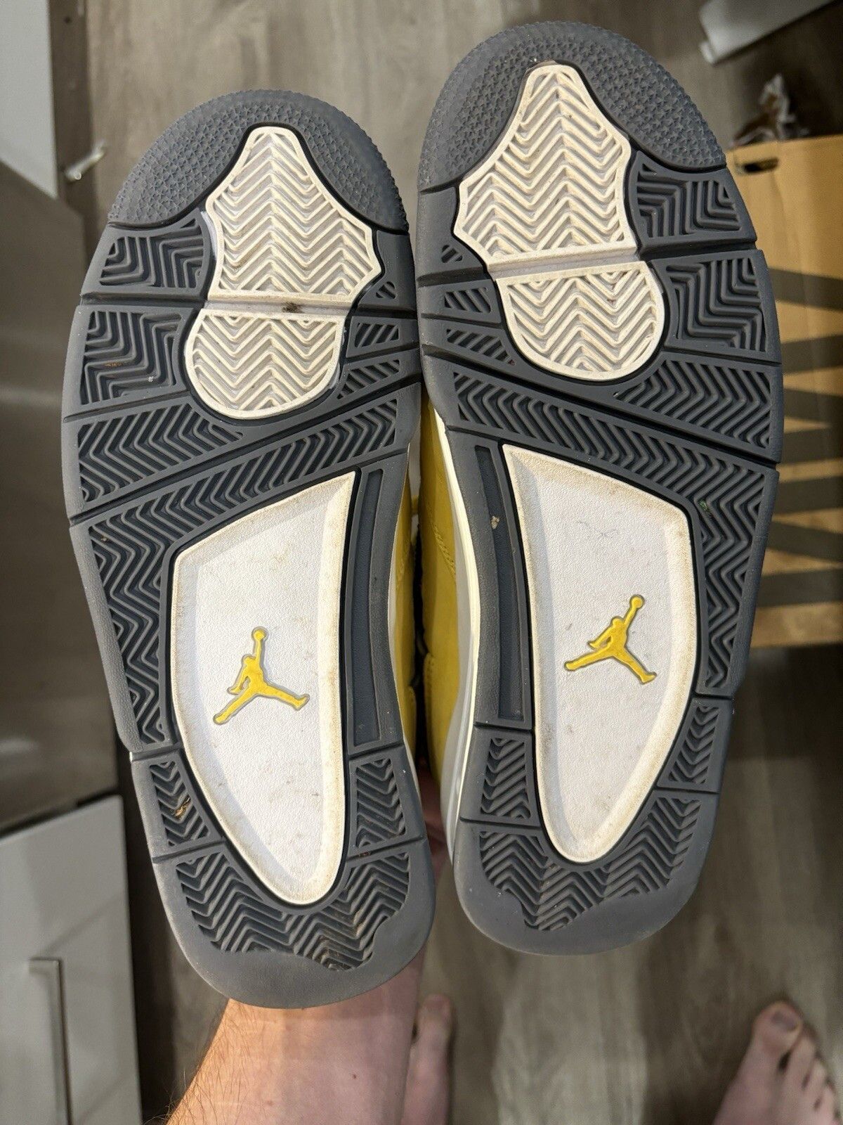 Jordan Brand Air Jordan 4 Retro Lightning Size US 8 / EU 41 - 5 Thumbnail