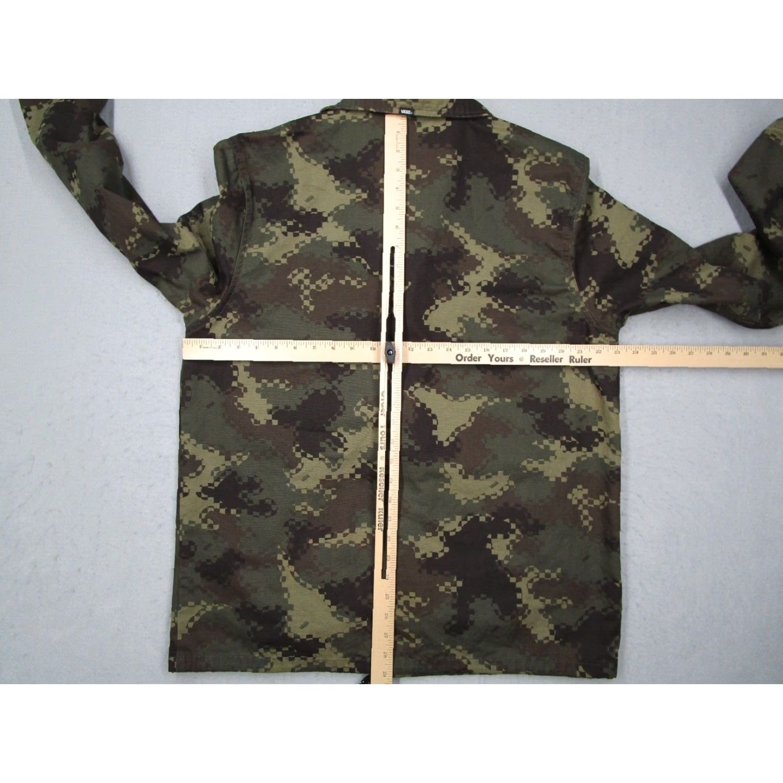 Vans VANS Jacket Mens Large Green Pixel Camo Snap Up Canvas Outdoor Skate Work Size US L / EU 52-54 / 3 - 6 Thumbnail