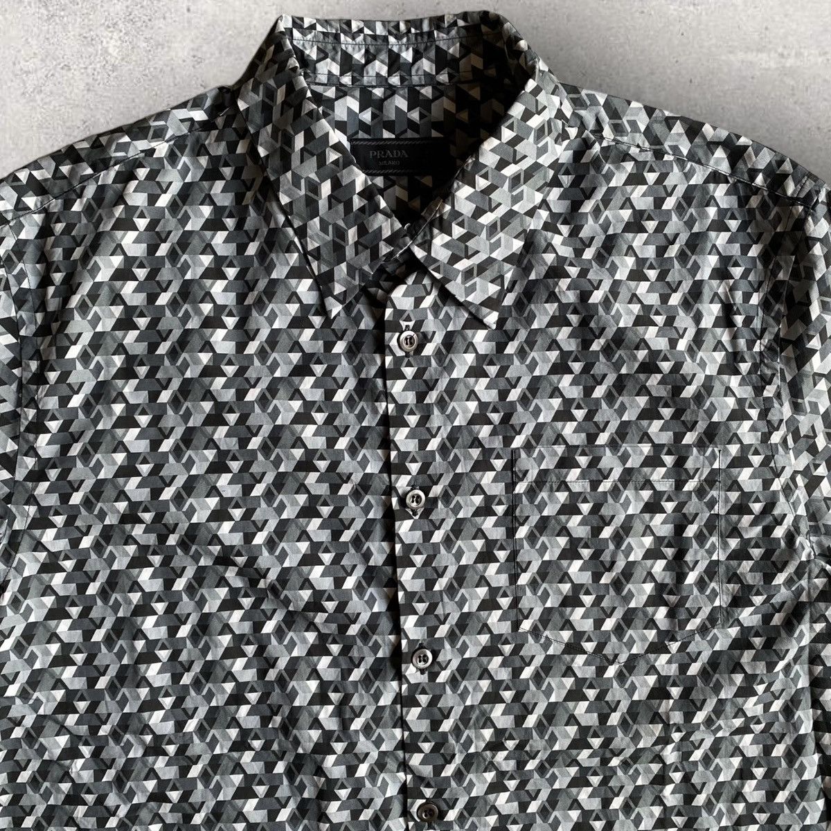 Prada Fall 2017 Geometric Print Shirt Size US M / EU 48-50 / 2 - 1 Thumbnail